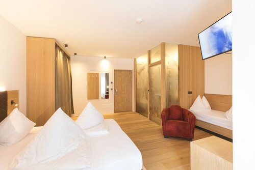 Трехместный номер в Belvenu Boutique Hotel