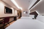 Семейный номер, 2 двуспальные кровати «Квин-сайз» (Deluxe) в DoubleTree by Hilton Hotel Yerevan City Centre