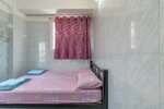 Standard Triple Room with Private  Bathroom в New Central Guesthouse