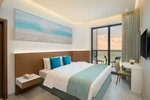 Люкс, 1 двуспальная кровать «Кинг-сайз», для курящих, вид на море в Wyndham Garden Ajman Corniche