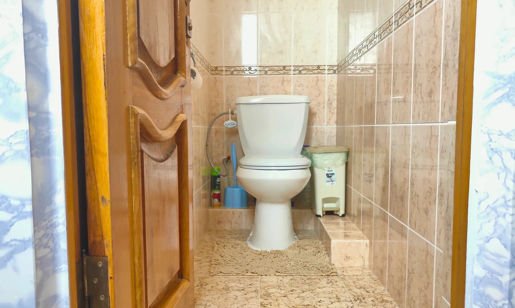 Двухместный номер с 1 кроватью и общей ванной комнатой