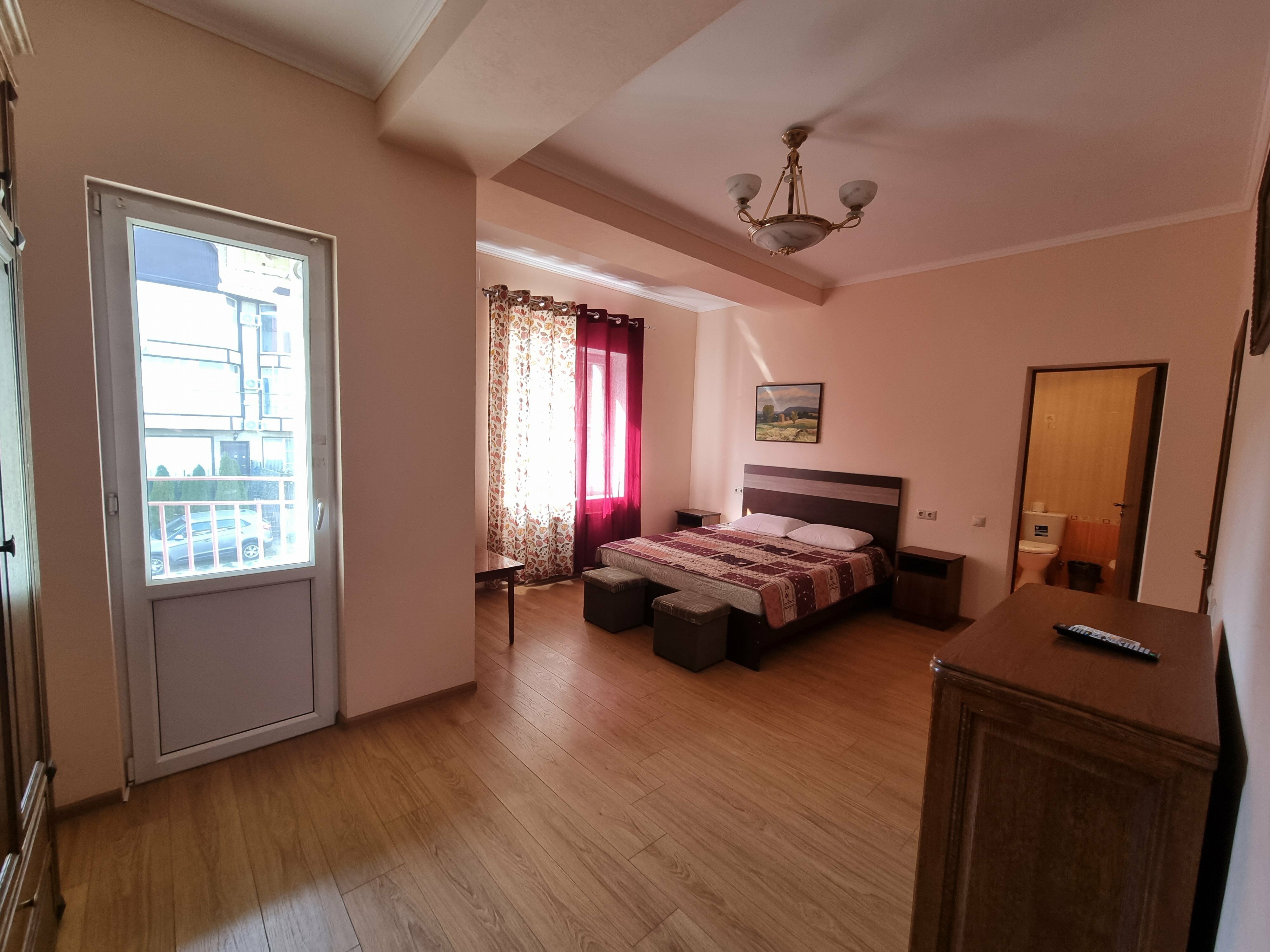 Семейный номер с балконом