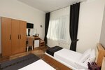 Стандартный двухместный номер с 2 односпальными кроватями в Azre Hotel