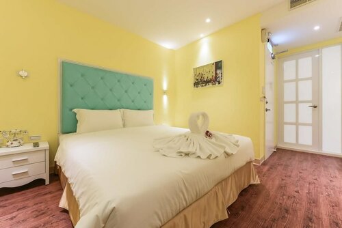 Улучшенный двухместный номер с 1 двуспальной кроватью в Lion King Hotel