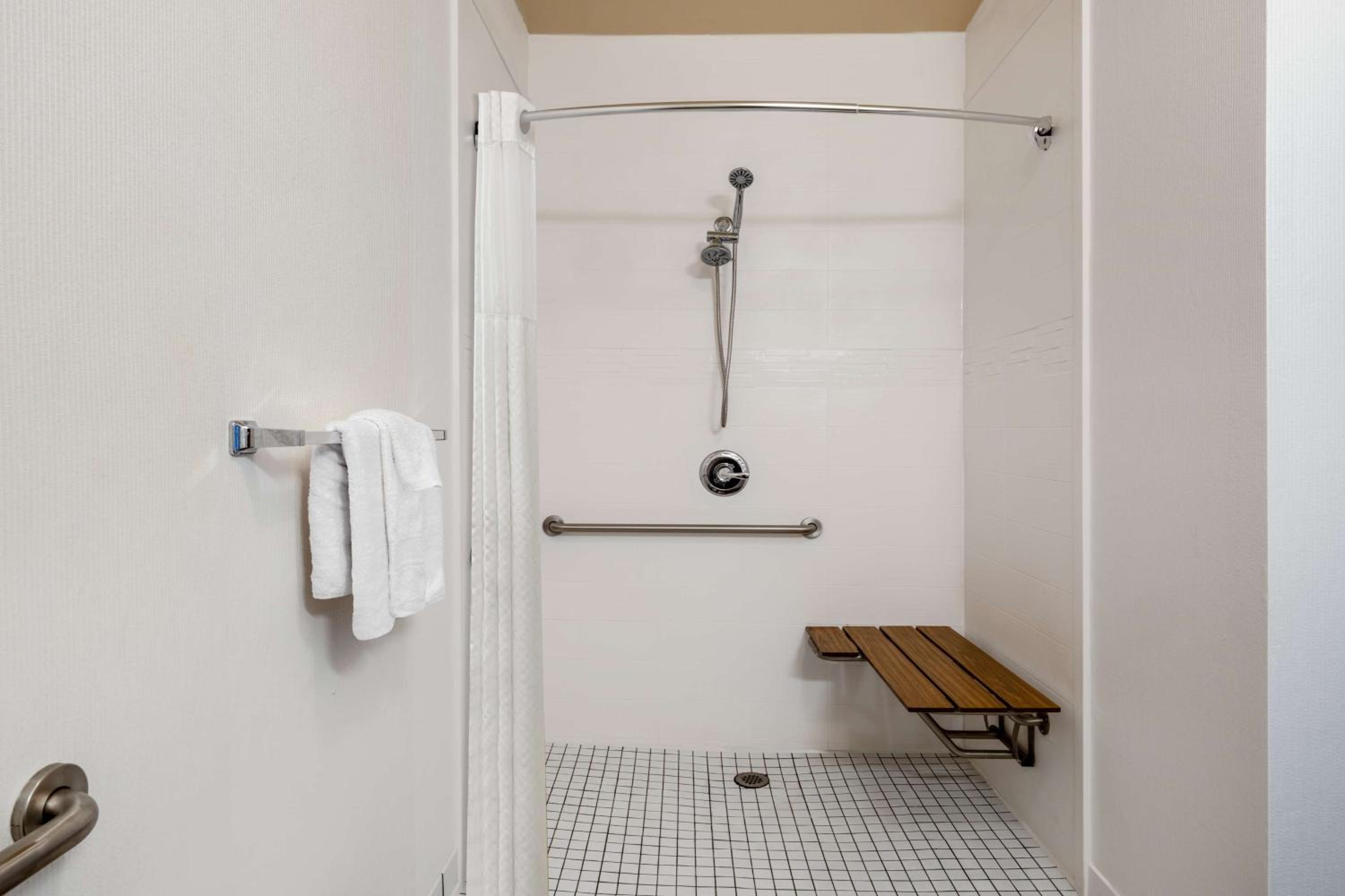 King Room with Roll-In Shower - Disability Access