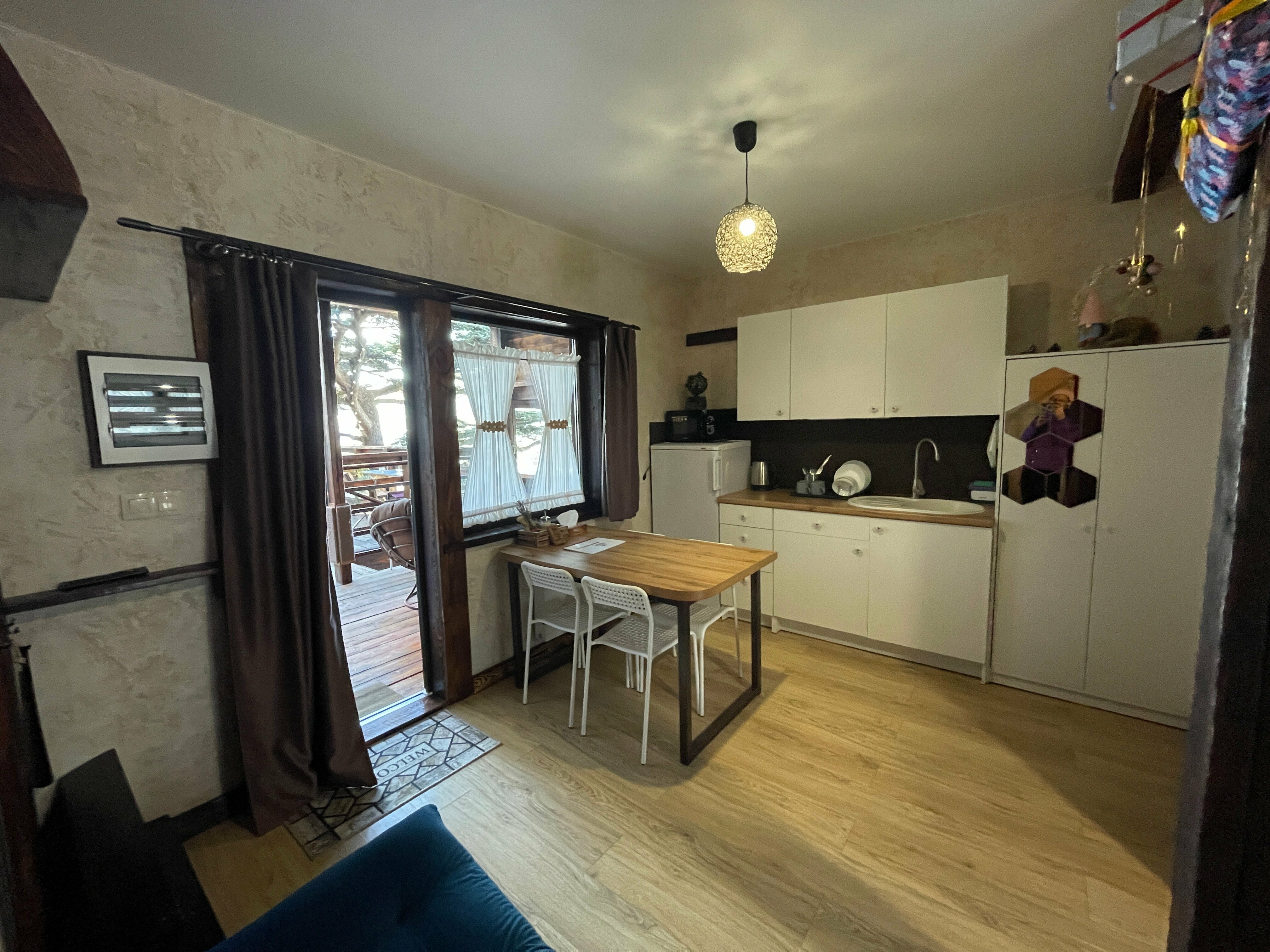 Семейный номер с видом на горы