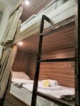Beige - Верхнее спальное место в общей комнате для мужчин и женщин (6 капсул) в Mariel
