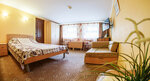Стандартный двухместный номер без балкона 3 этаж с двуспальной кроватью и доп.местом в Изумрудный
