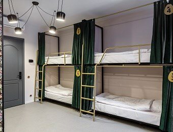 Кровать в 6-местном номере с общей ванной комнатой (только для взрослых) в Guten Duck