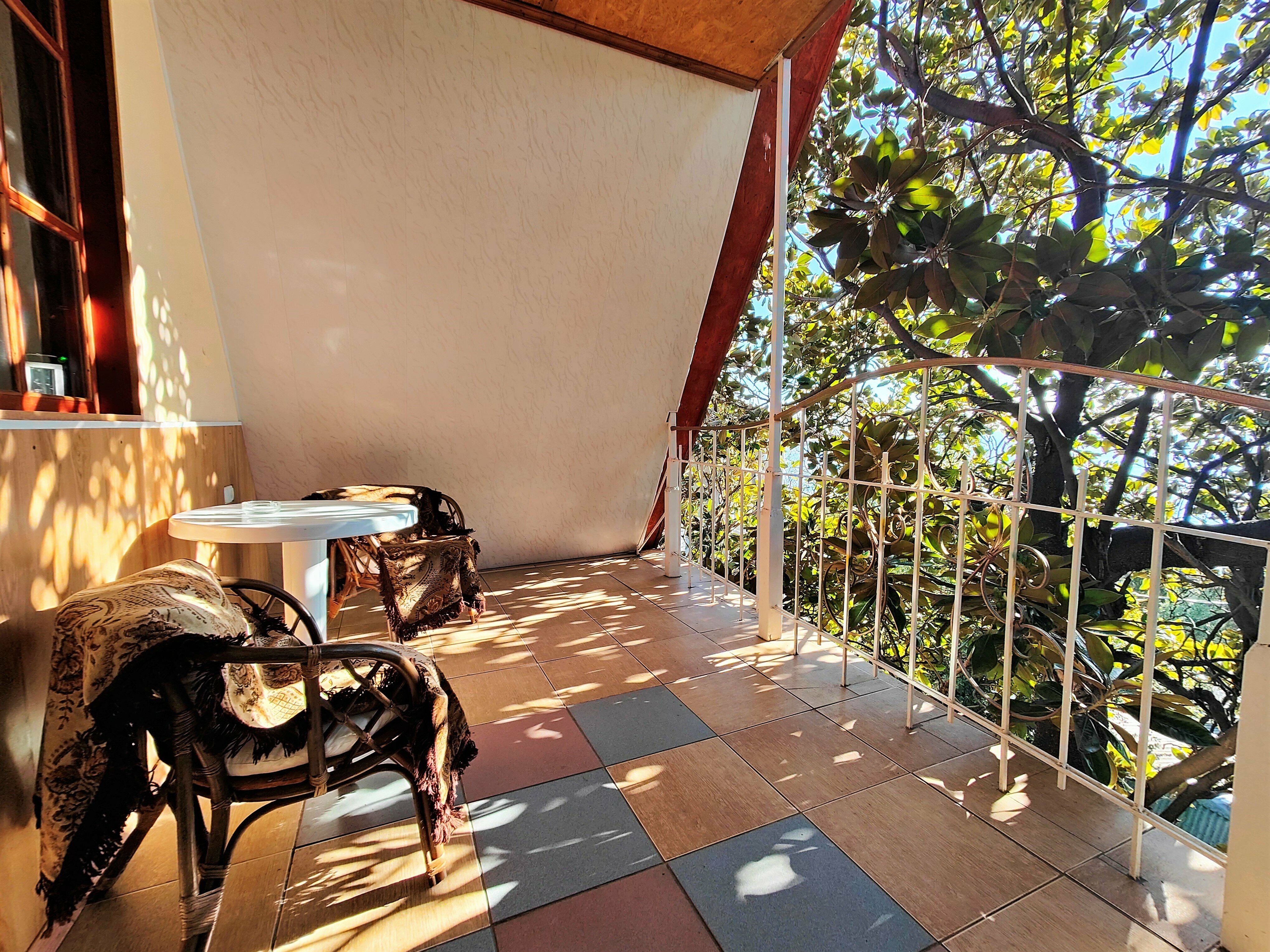 Улучшенный трехместный номер с видом на море