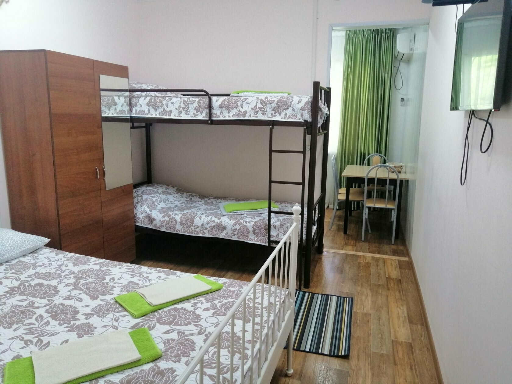 Четырехместные апартаменты стандарт  с кухней