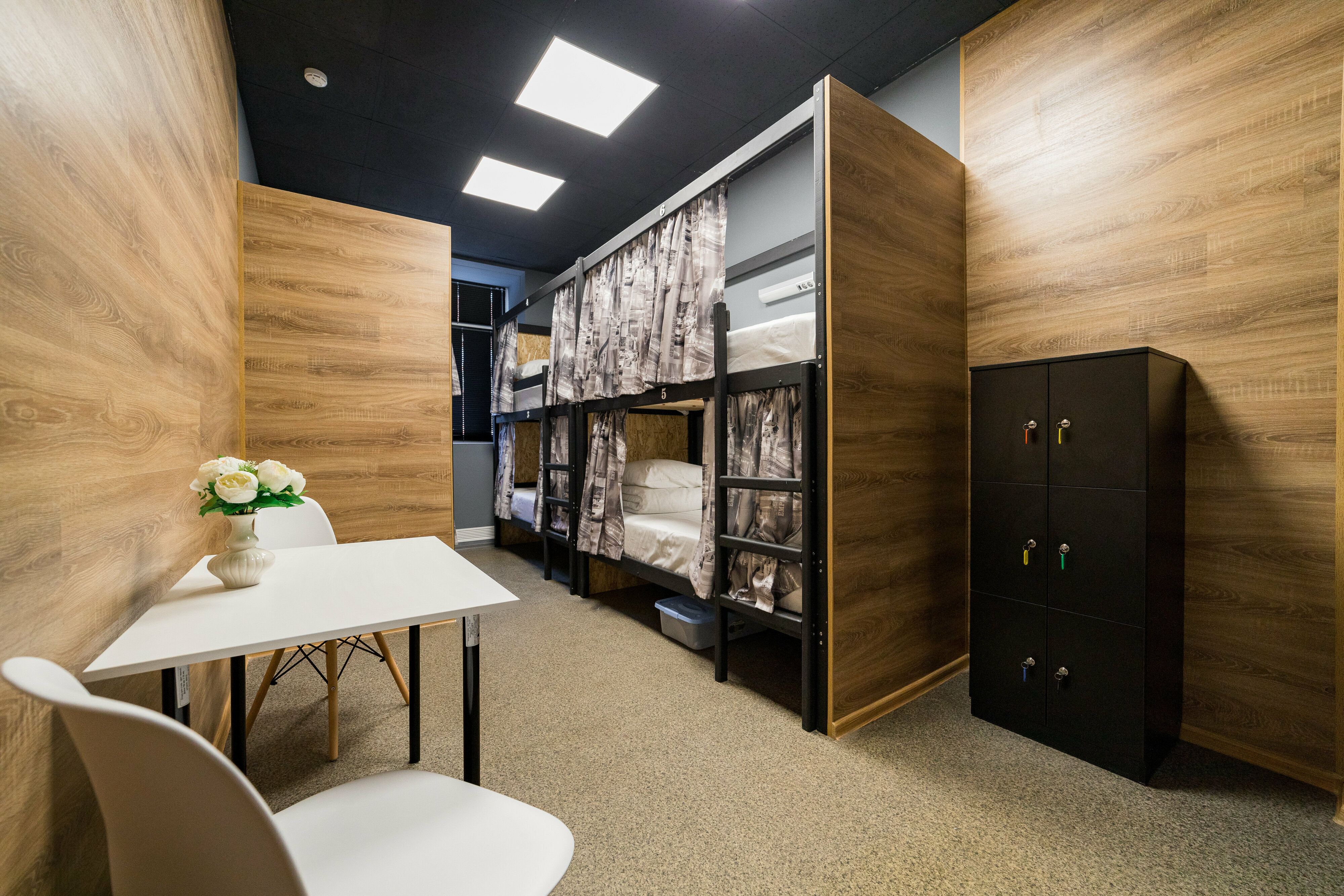 Кровать в общем номере для мужчин