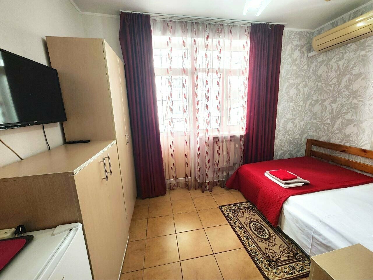 Стандарт эконом двухместный с двуспальной кроватью и балконом