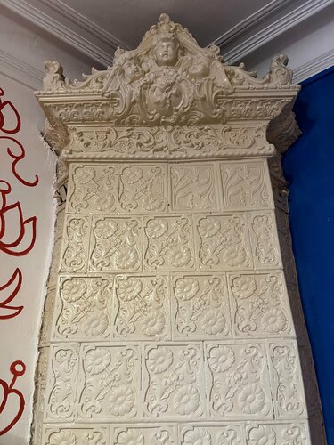 Кровать в общем 6-местном номере для мужчин и женщин в Polosaty space