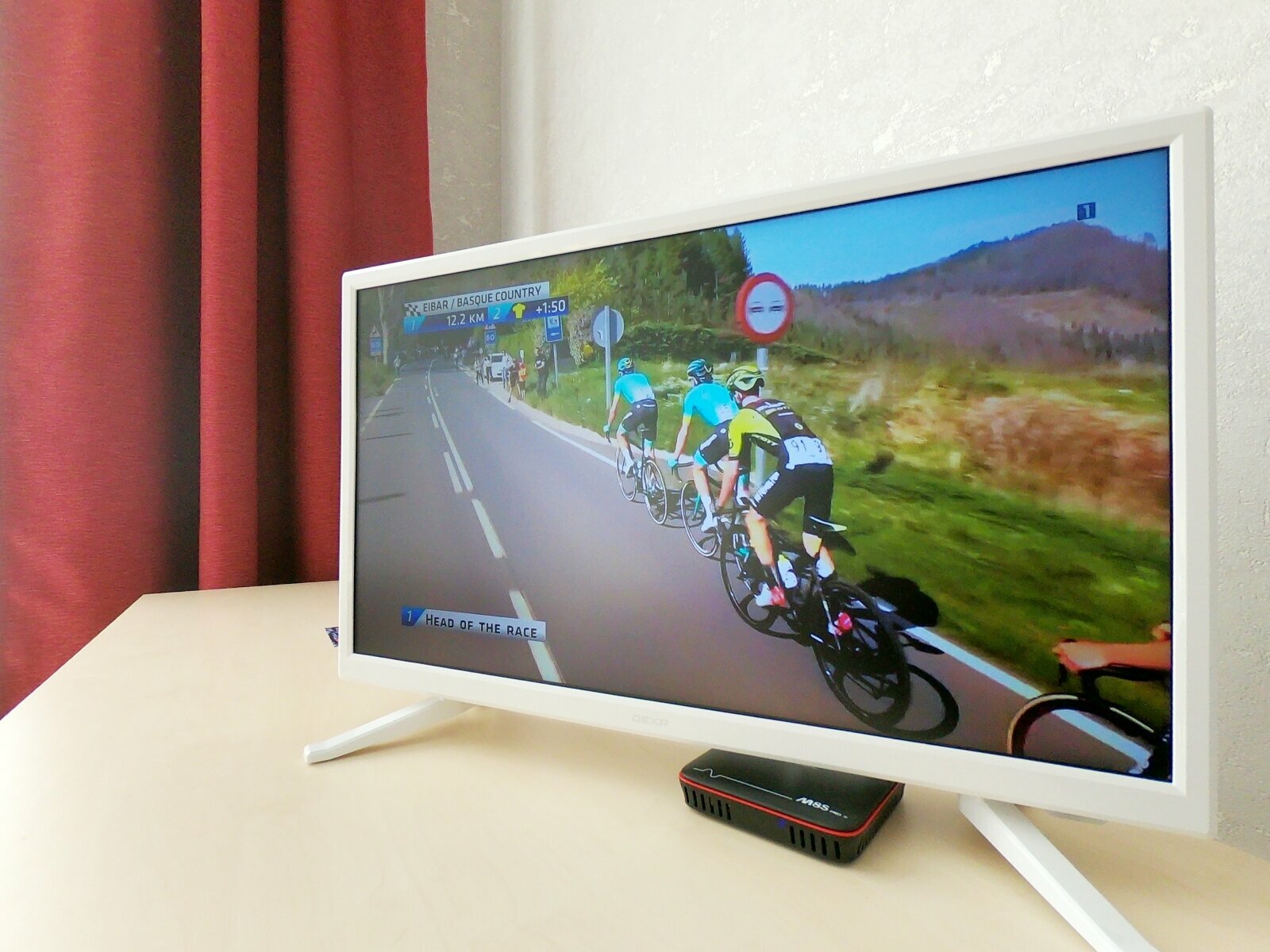 Трехместный номер с собственной ванной комнатой вне номера