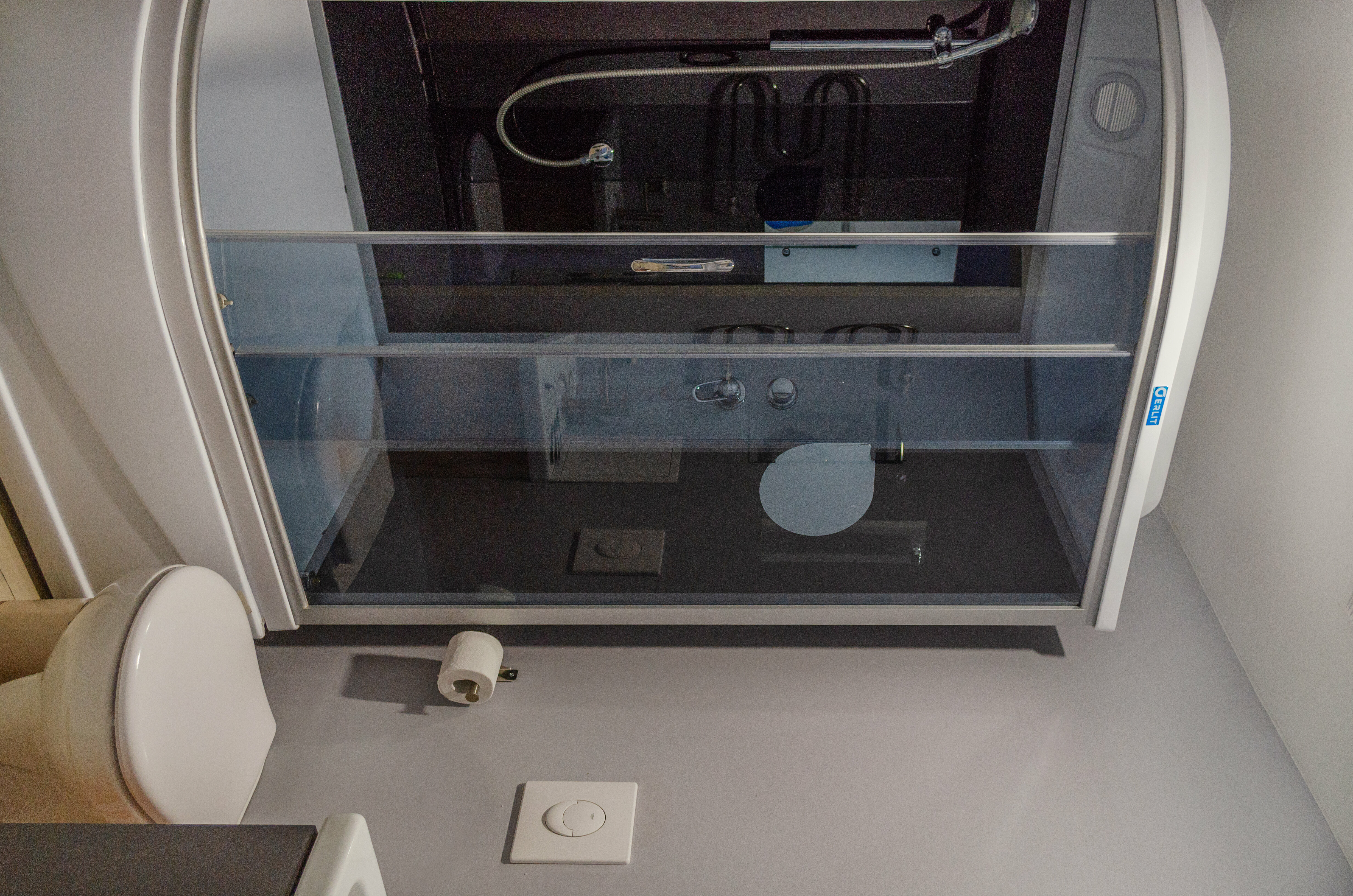 Четырехместный номер с видом на озеро