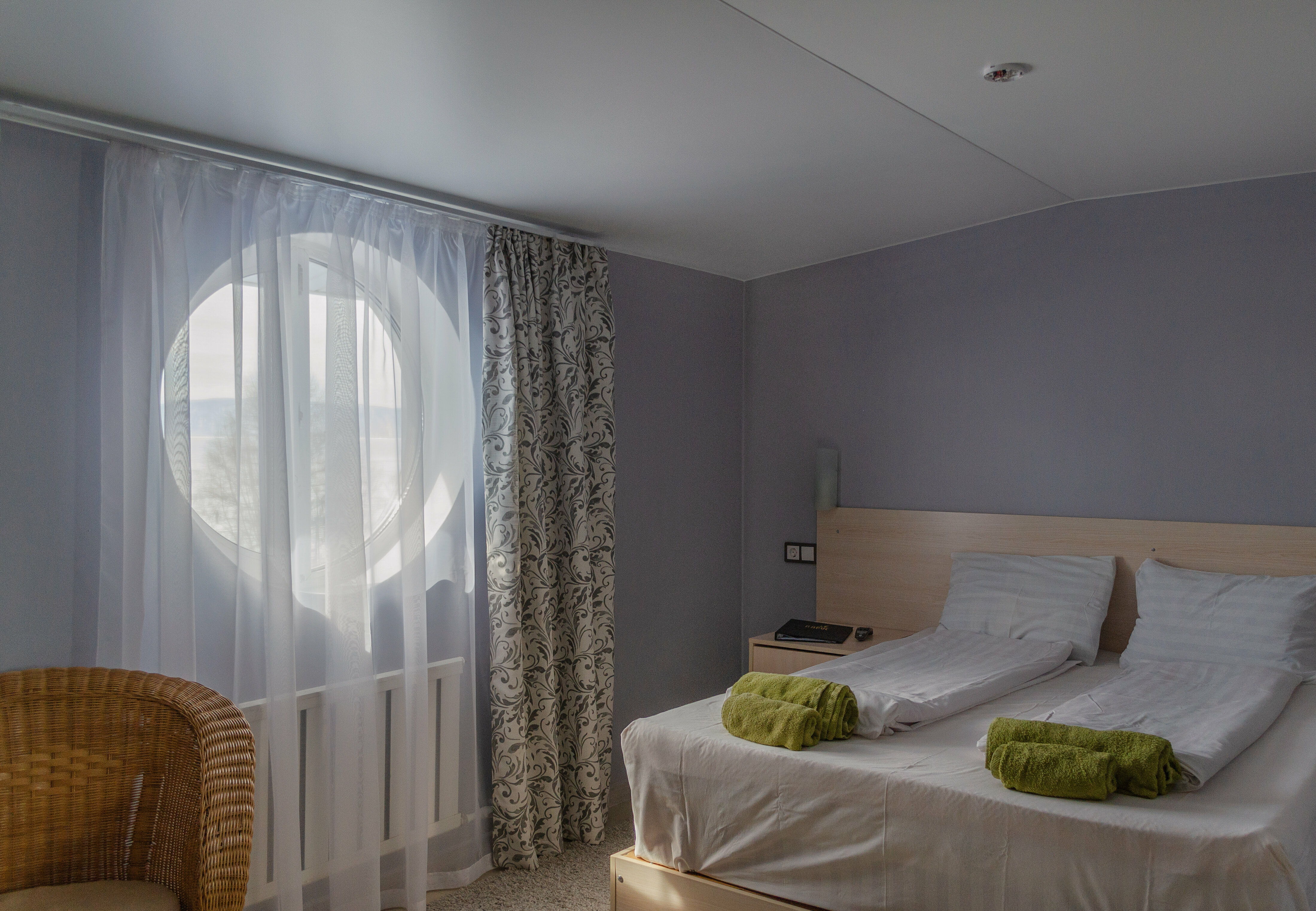 Четырехместный номер с видом на озеро