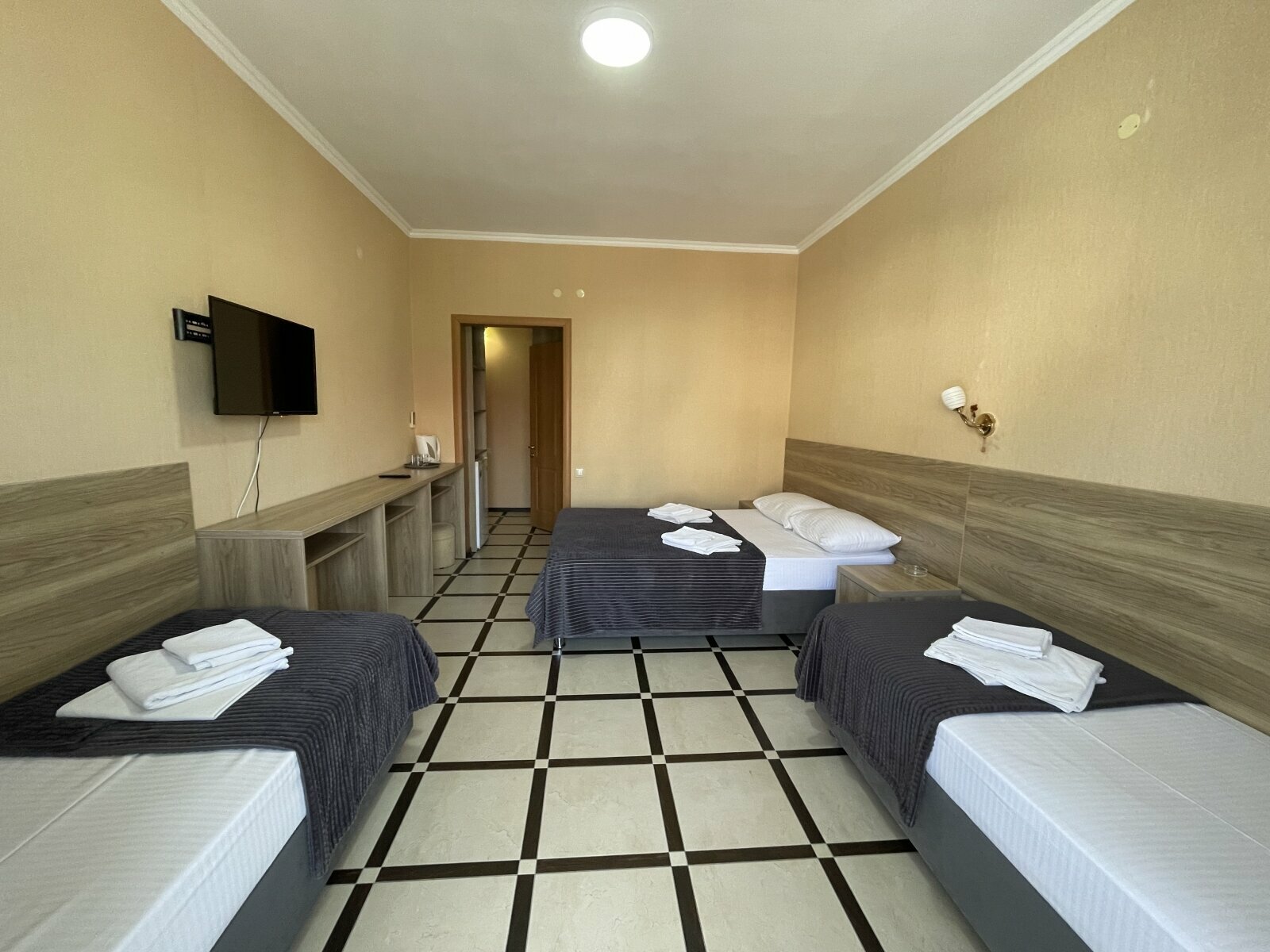 Четырехместный номер с балконом