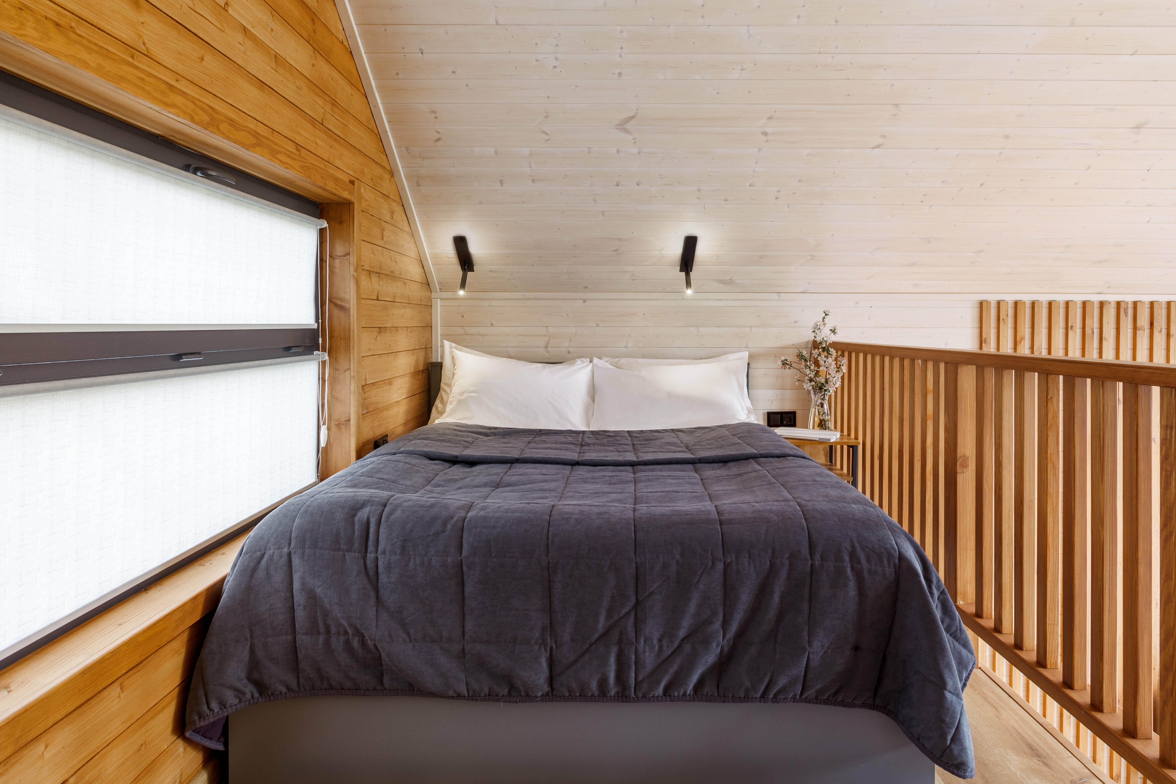 Номер-студия с кроватью размера "king-size" и диван-кроватью