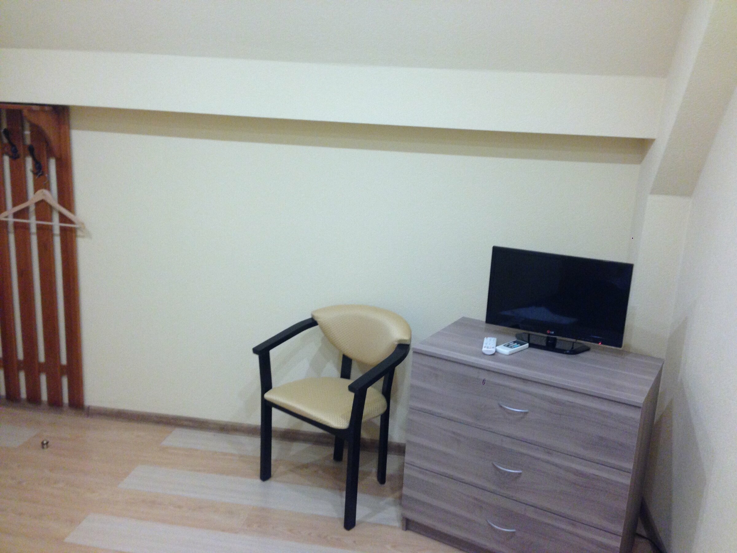 Одноместный номер с общим душем и туалетом