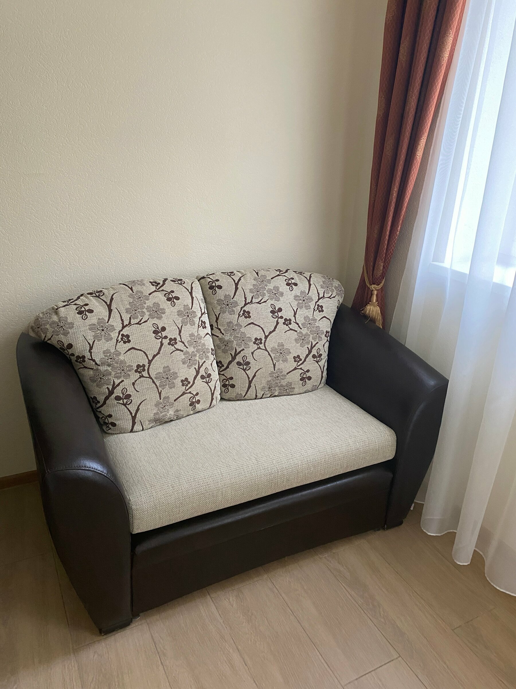 Трехместный номер с балконом