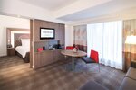 Номер категории Executive Deluxe с большой двуспальной кроватью в Novotel