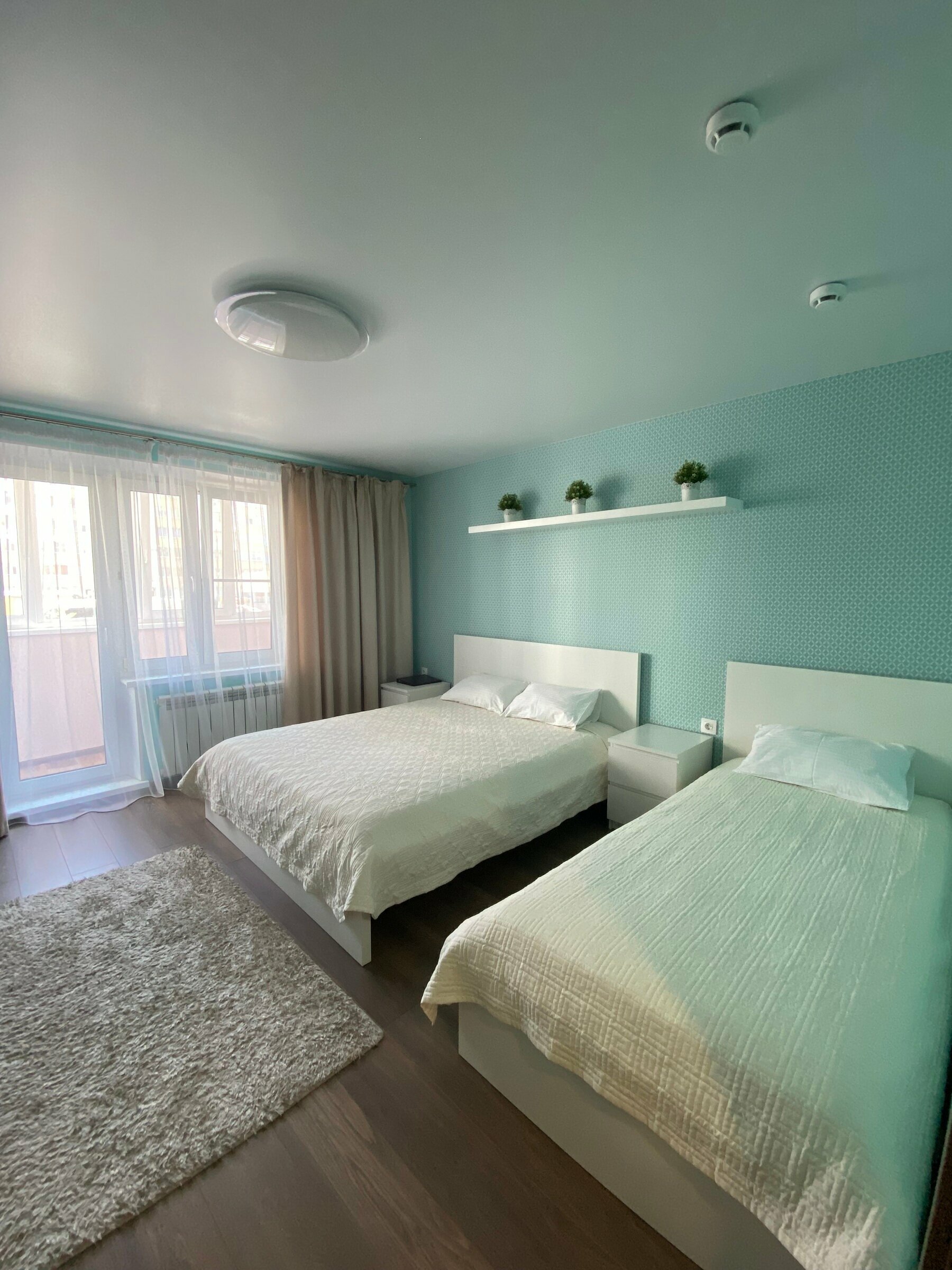 Трехместный номер с балконом