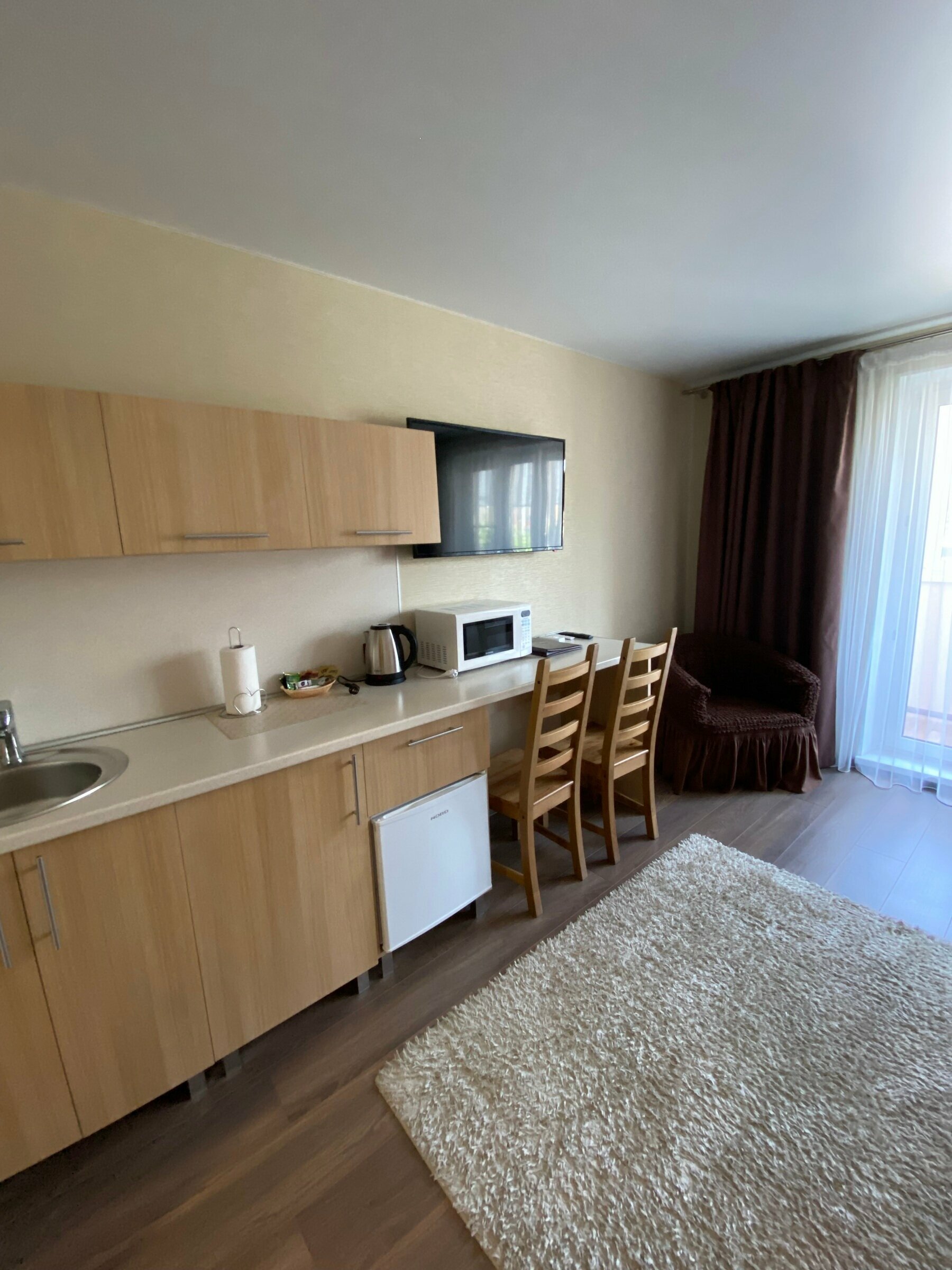 Трехместный номер с балконом