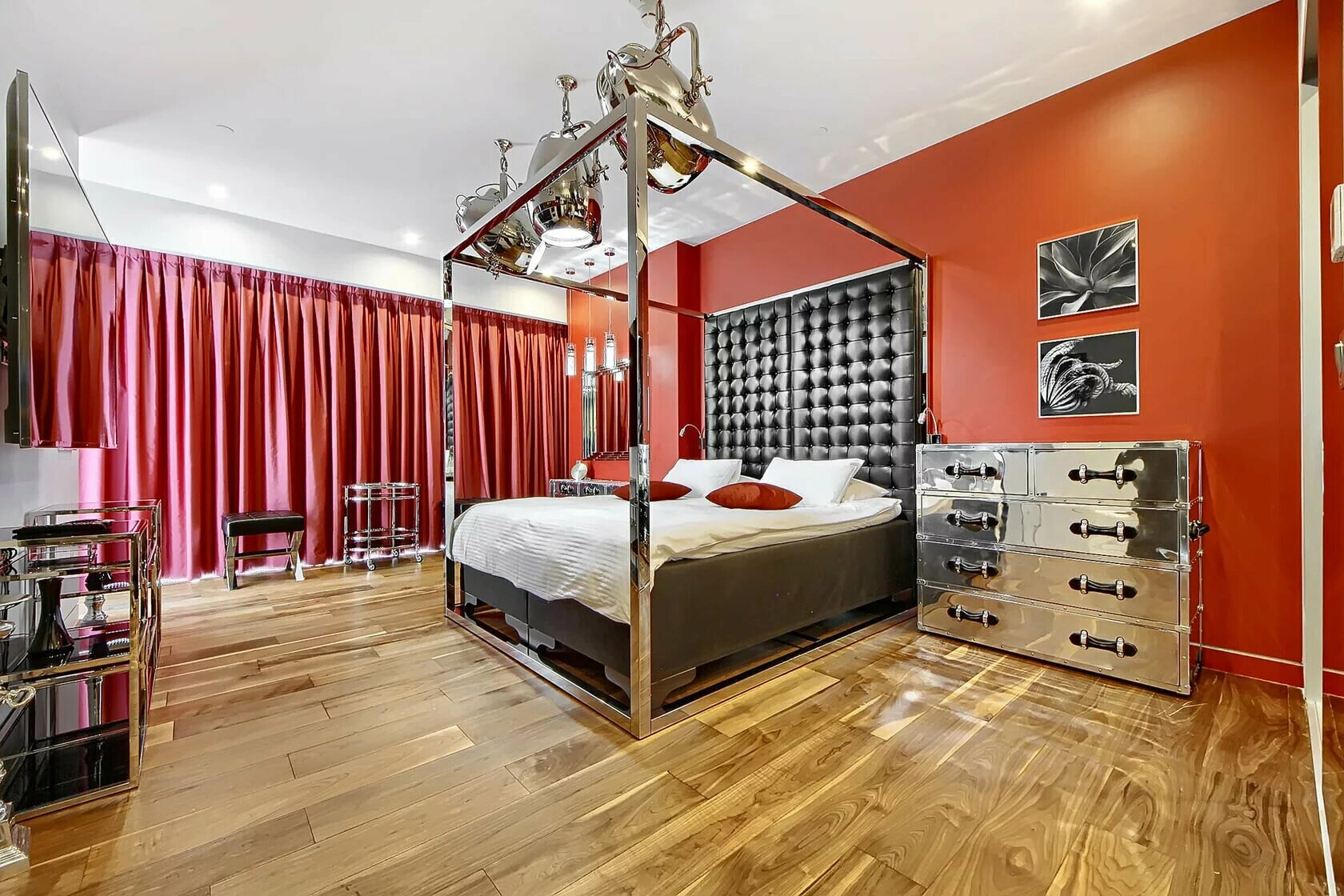 "Sky Studio — апартаменты-студия с панорамным джакузи на 63-м этаже башни "Око"