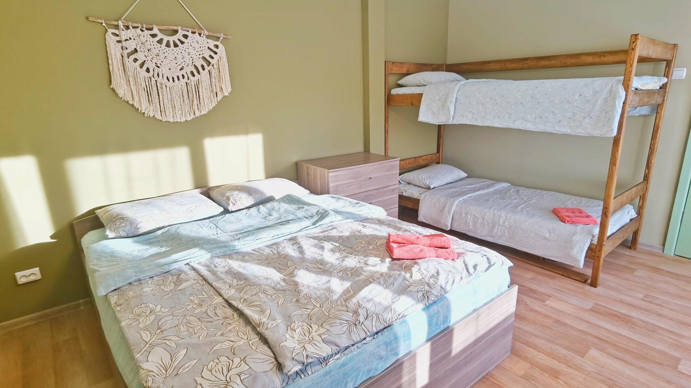 Семейный номер с видом на горы