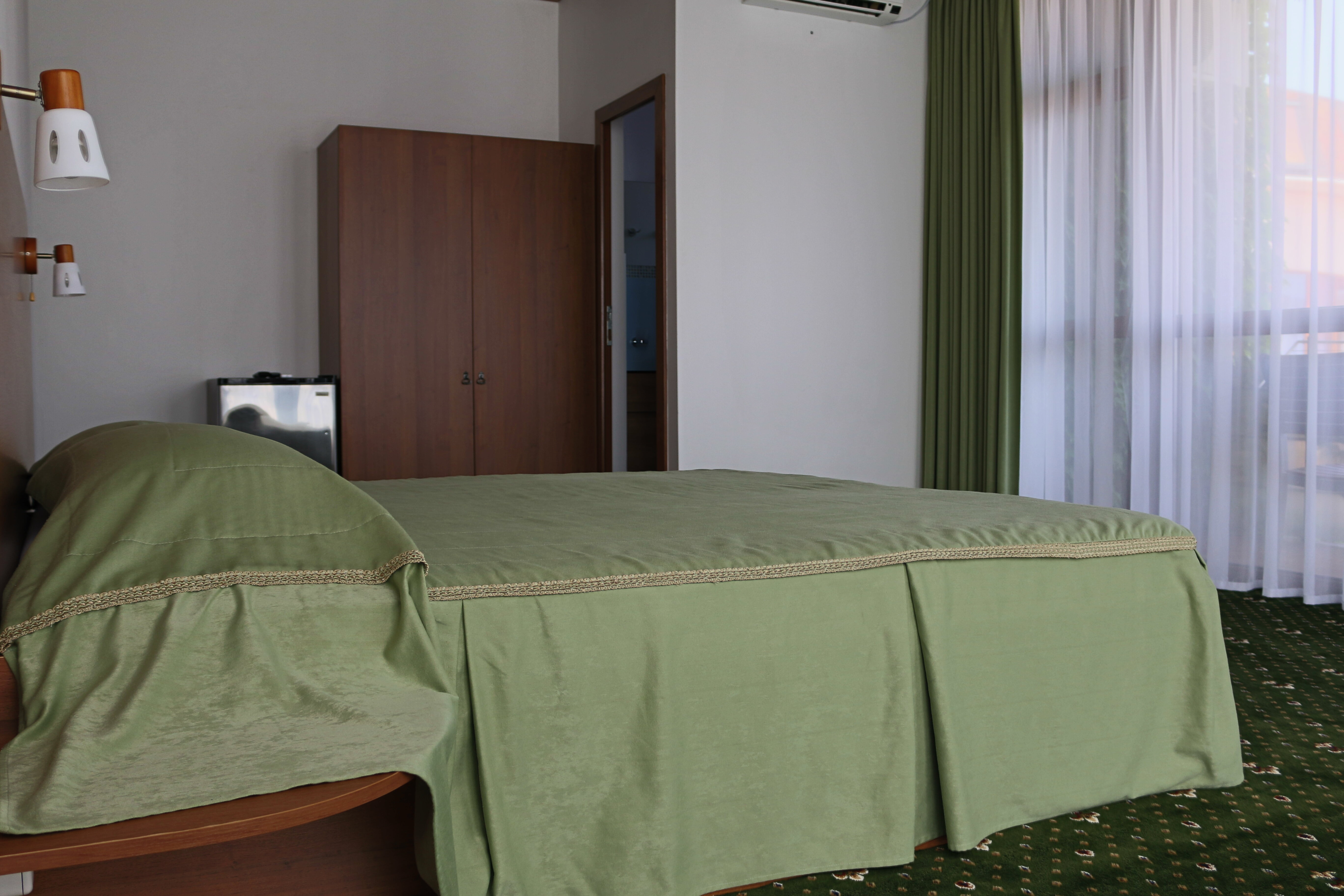 Люкс с кроватью размера «king-size» и балконом