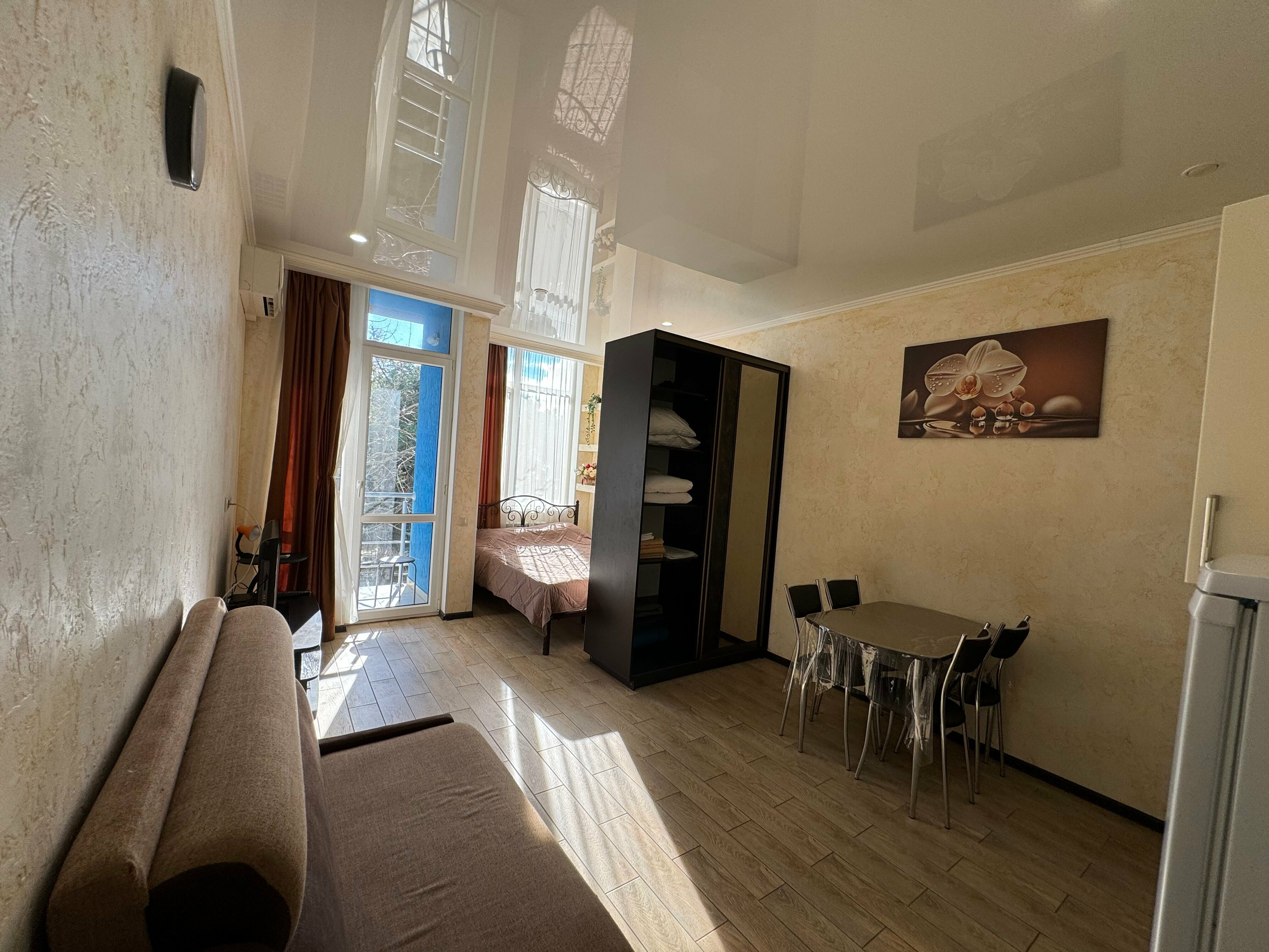 Четырехместный номер с балконом