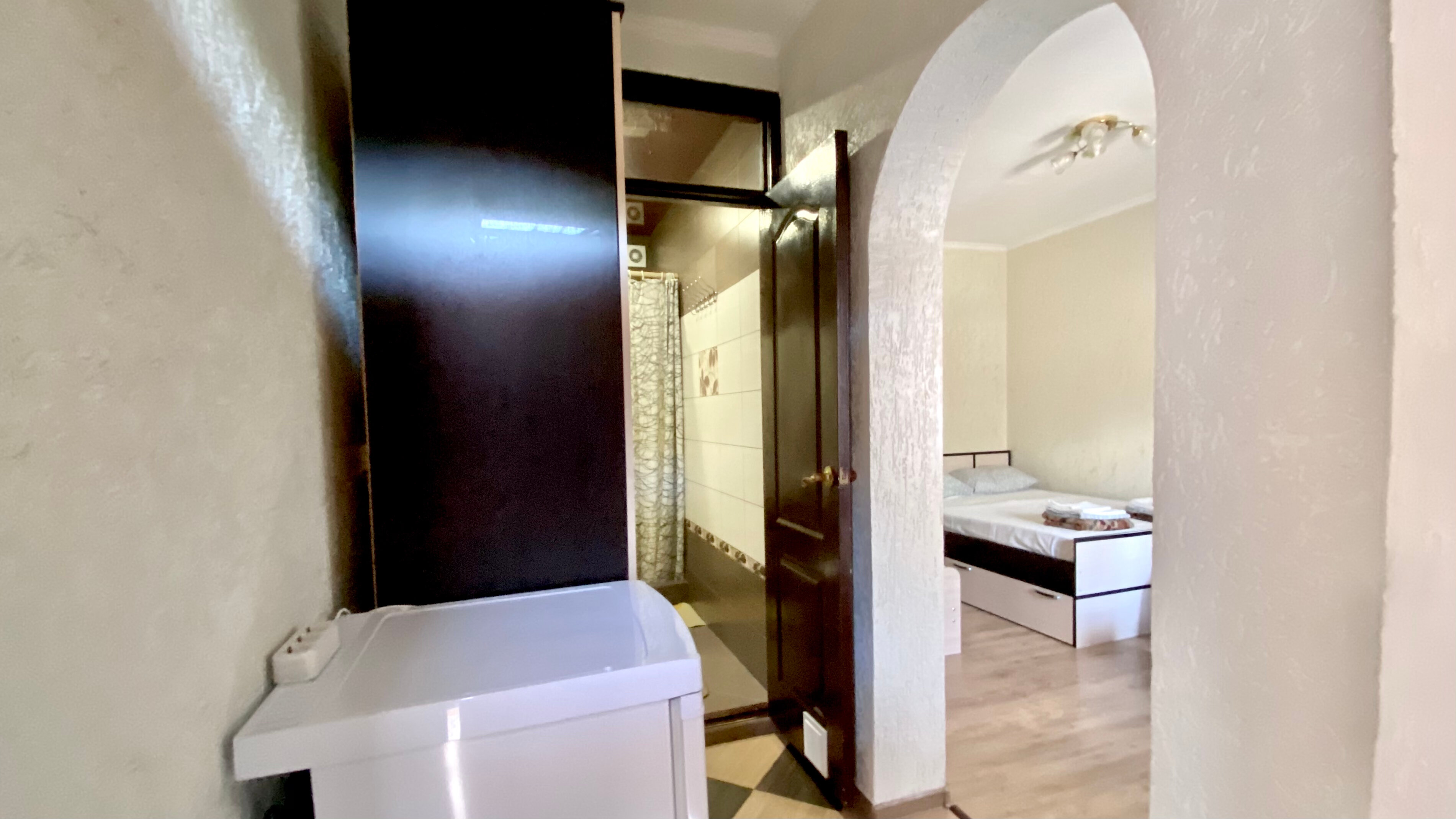 Трехместный номер с собственной ванной комнатой