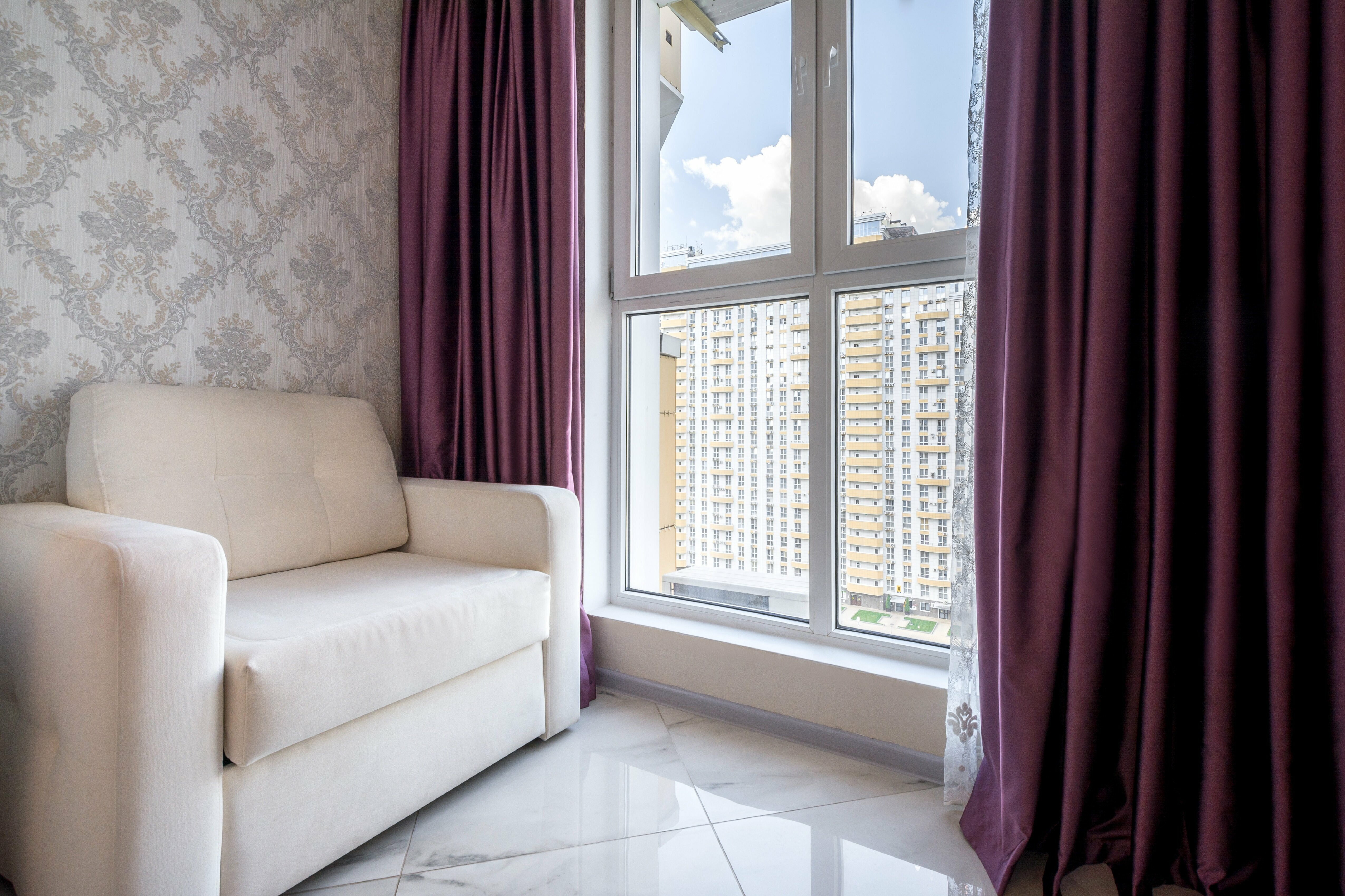 Апартаменты с большой кроватью, Smart TV и уютной кухней (вид на внутренний двор).