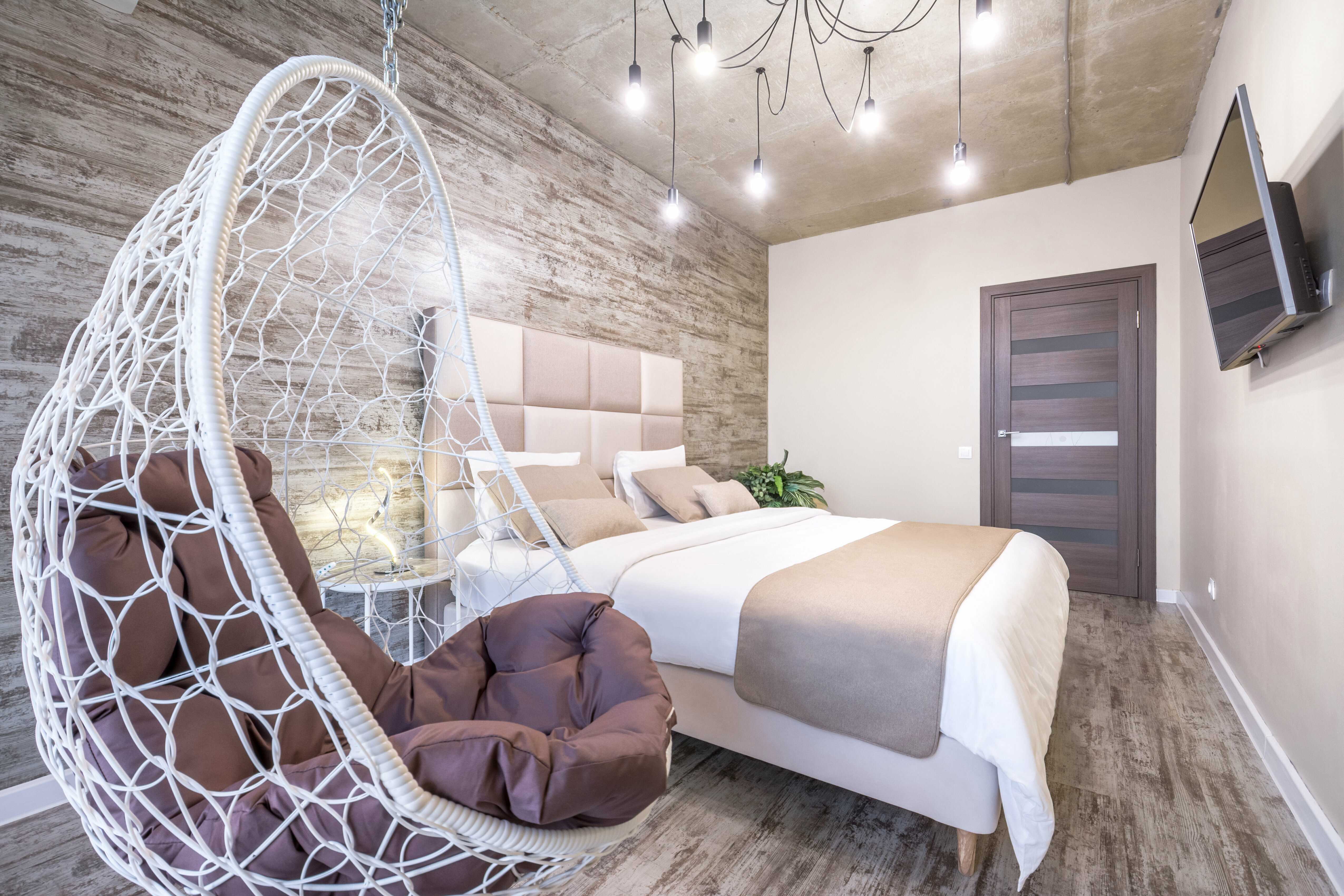 Эксклюзивный loft-апартамент с подвесной качелью в спальне — для удовольствия и красивых фото — на 18-м этаже!