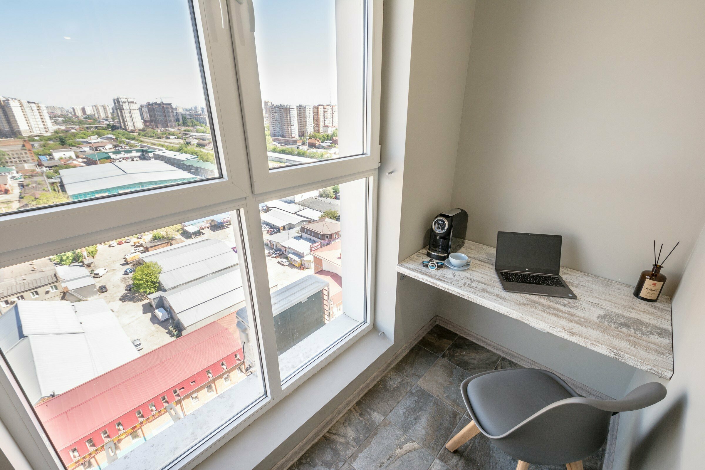 Эксклюзивный loft-апартамент с подвесной качелью в спальне — для удовольствия и красивых фото — на 18-м этаже!