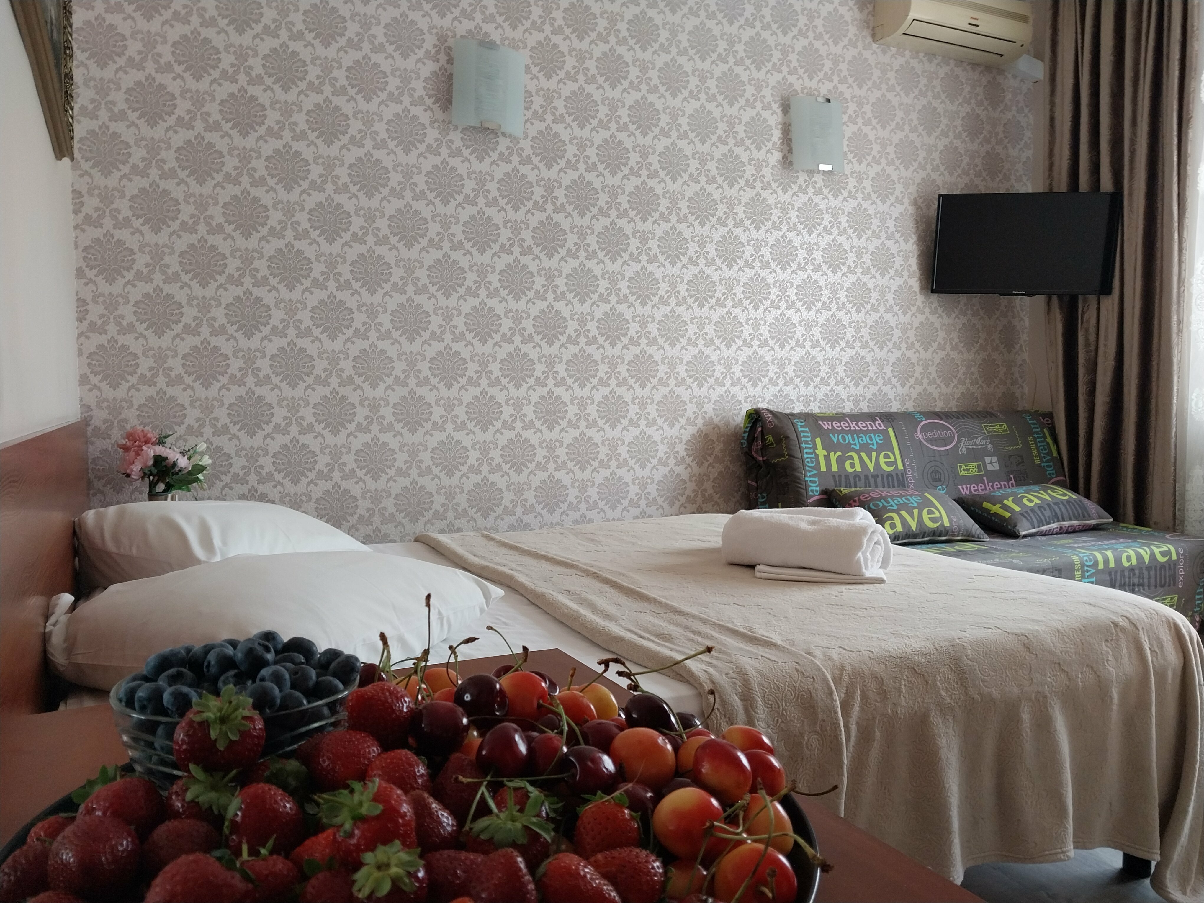 СЕМЕЙНАЯ КОМНАТА С БАЛКОНОМ