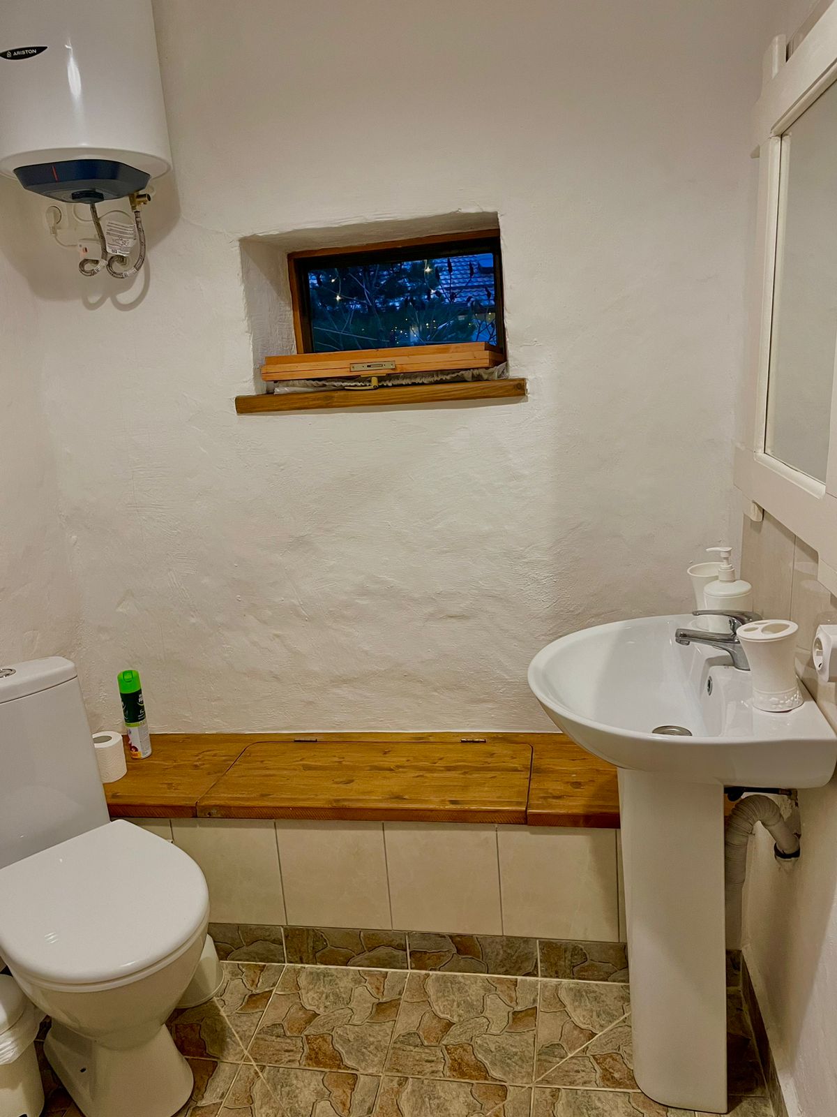 Четырехместный номер с душем