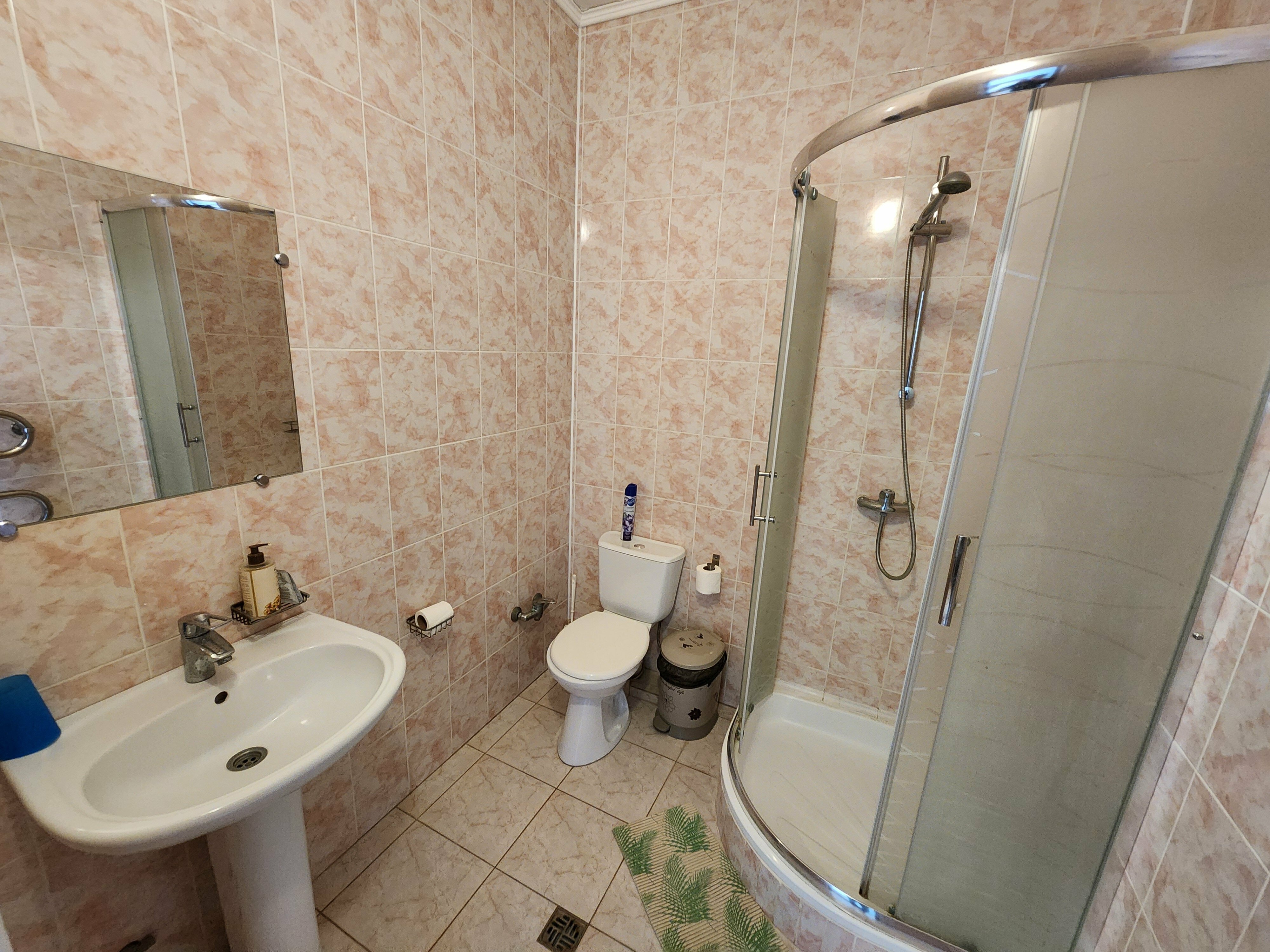 Просторный двухместный номер с 2 отдельными кроватями