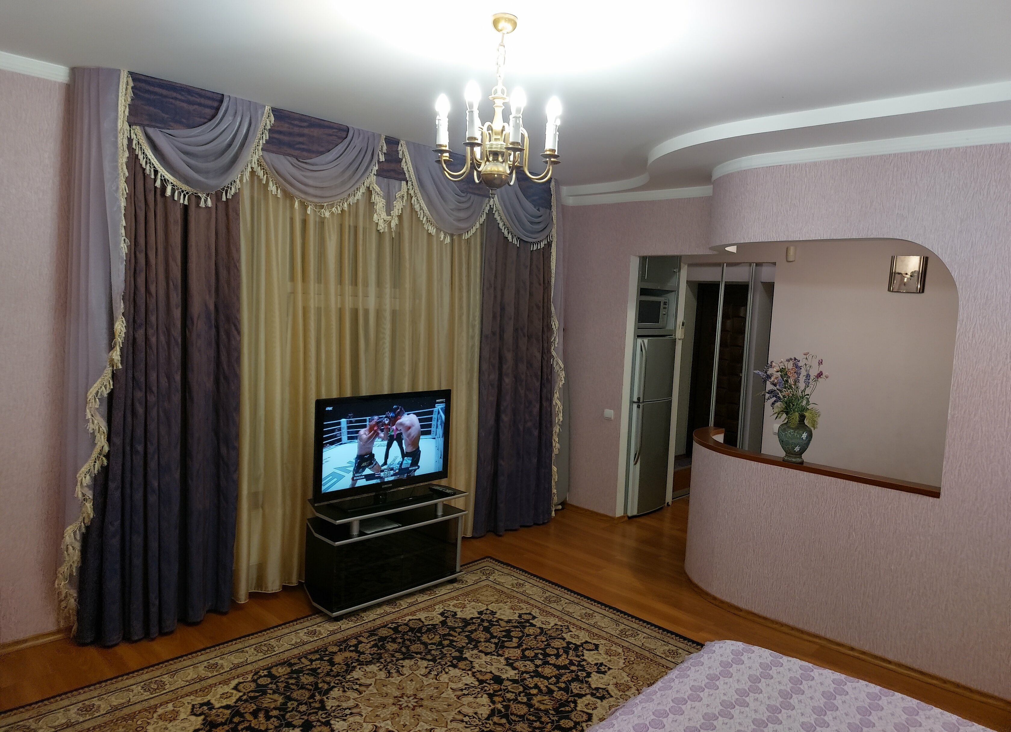 Двухместный номер с двуспальной кроватью и дополнительной кроватью