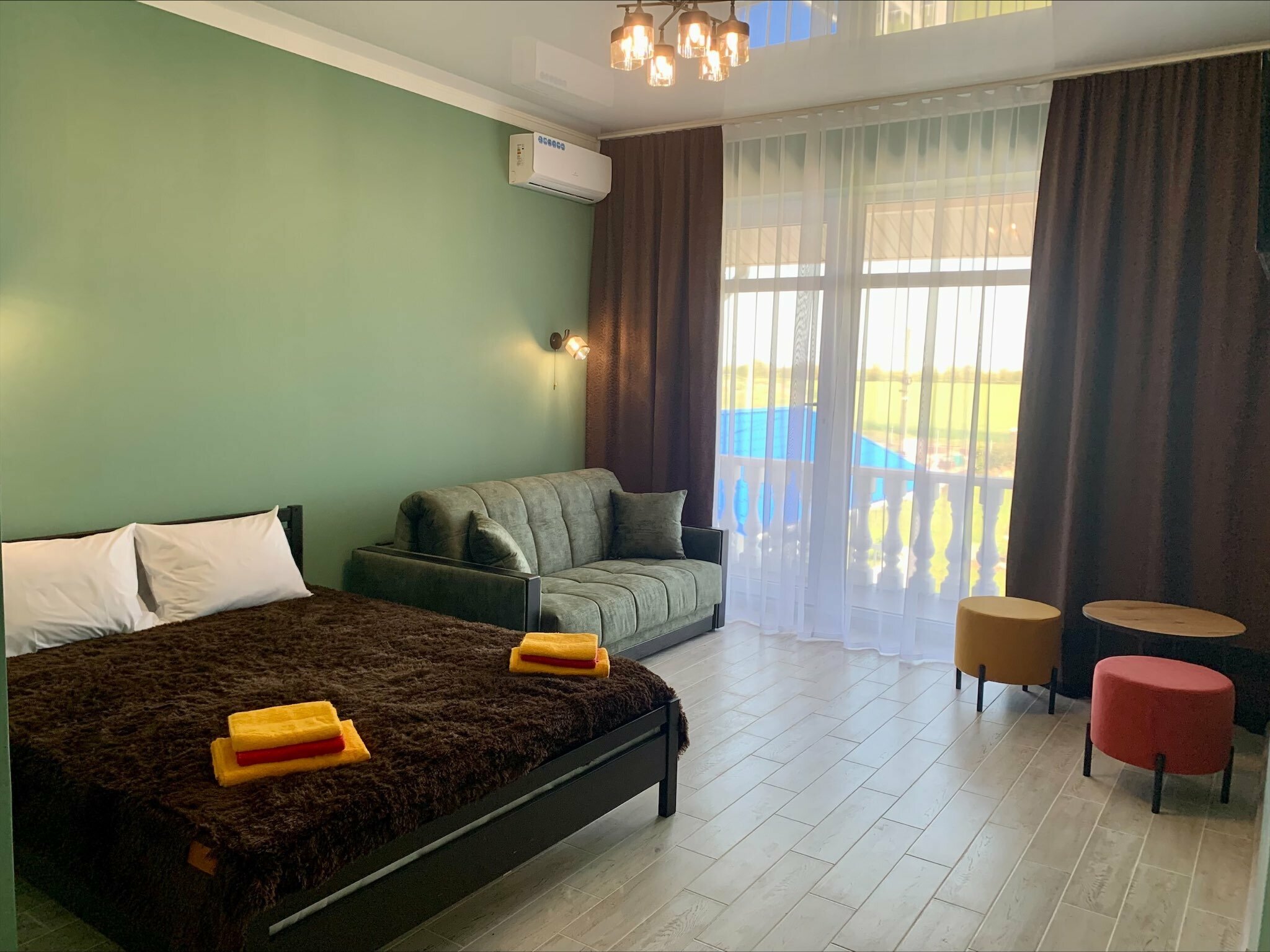 Четырехместный номер с балконом