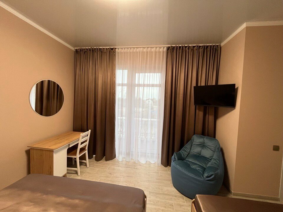 Четырехместный номер с балконом