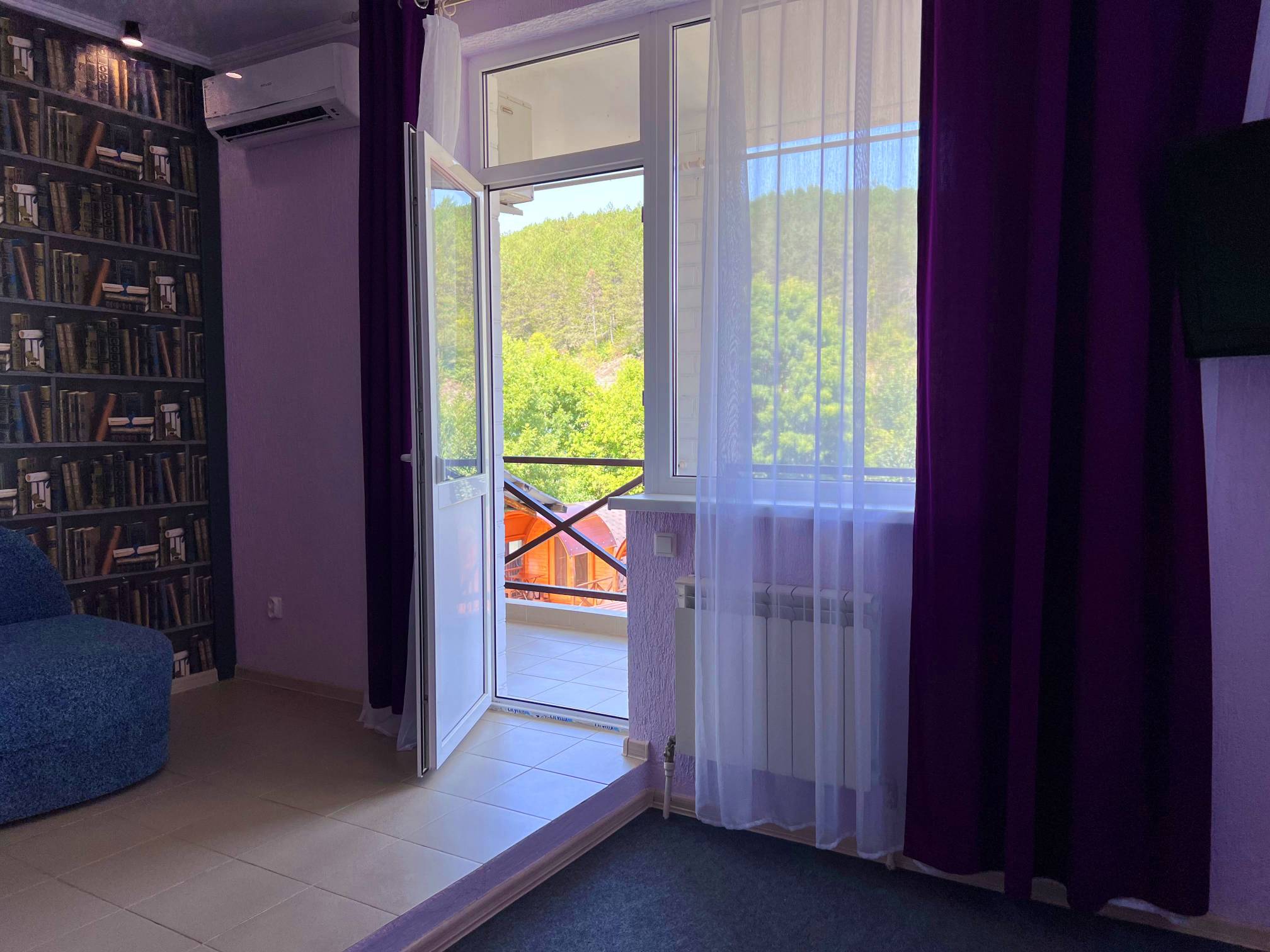 Семейный номер с балконом