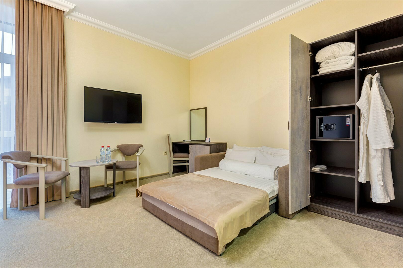 Семейный номер с балконом