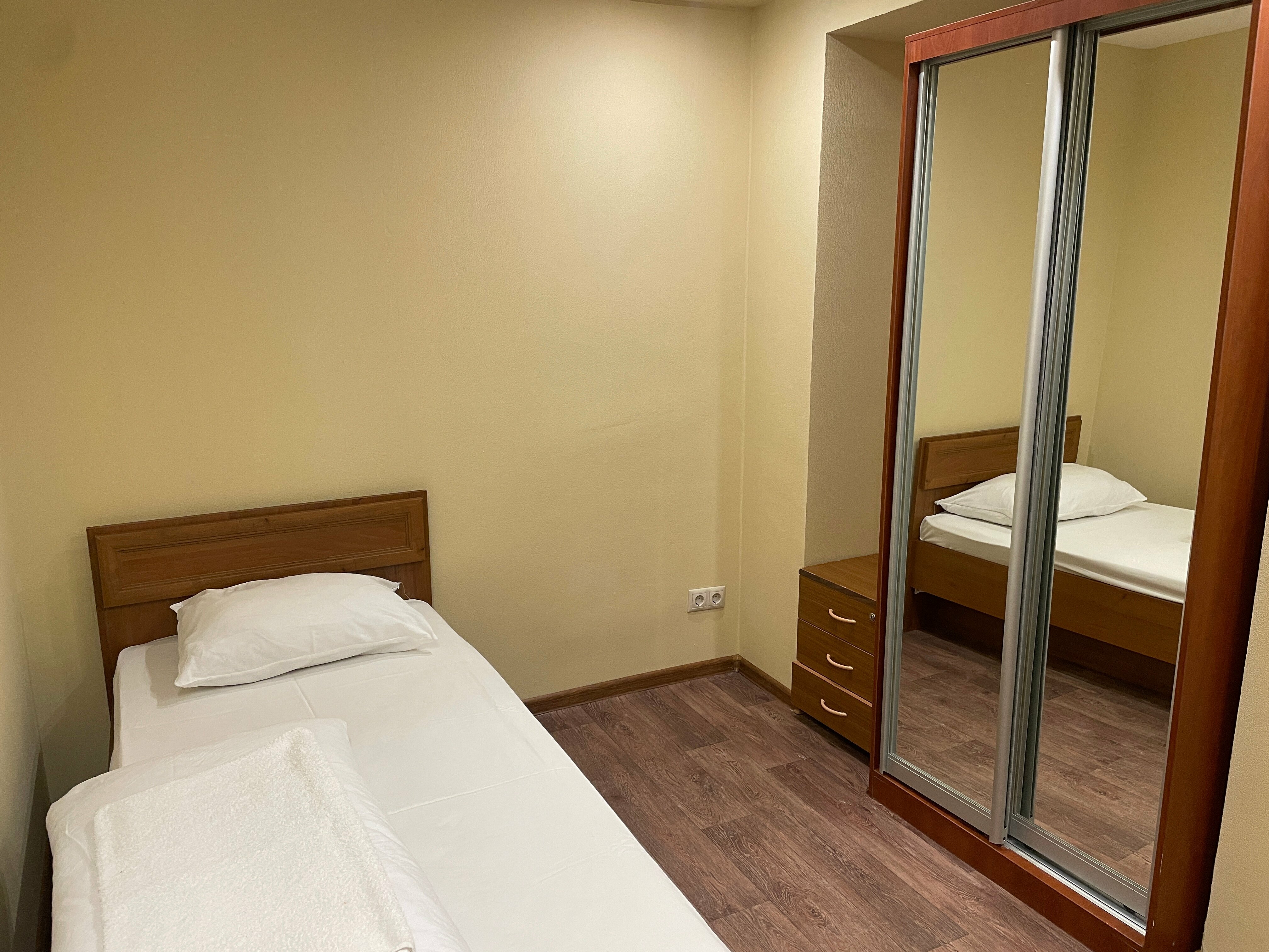 Одноместный номер с общим душем и туалетом