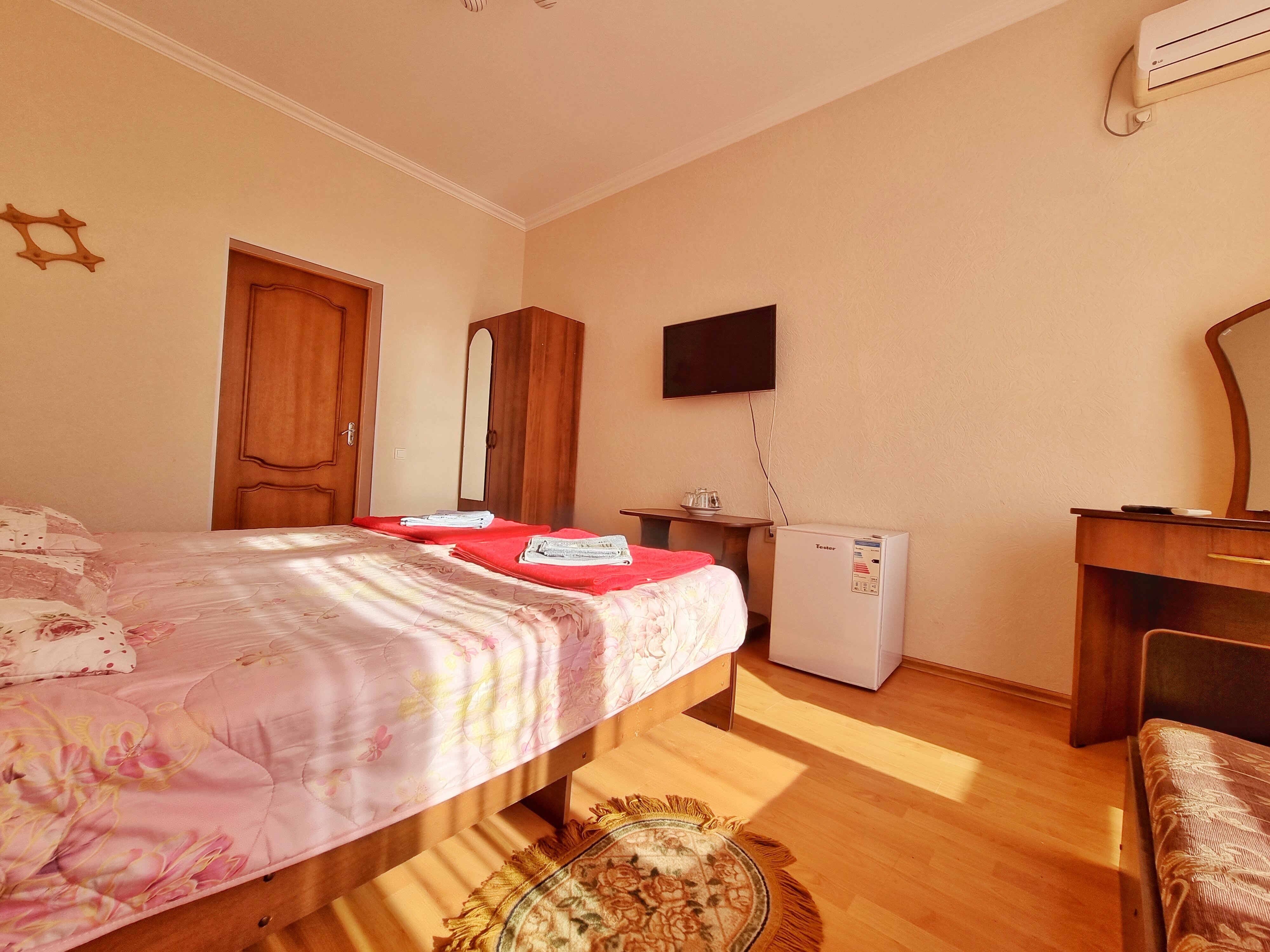 Двухместный номер эконом-класса с 2 отдельными кроватями