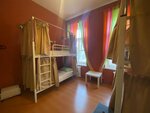 Место в 6-ти местном общем номере со шторками в Cuba Hostel