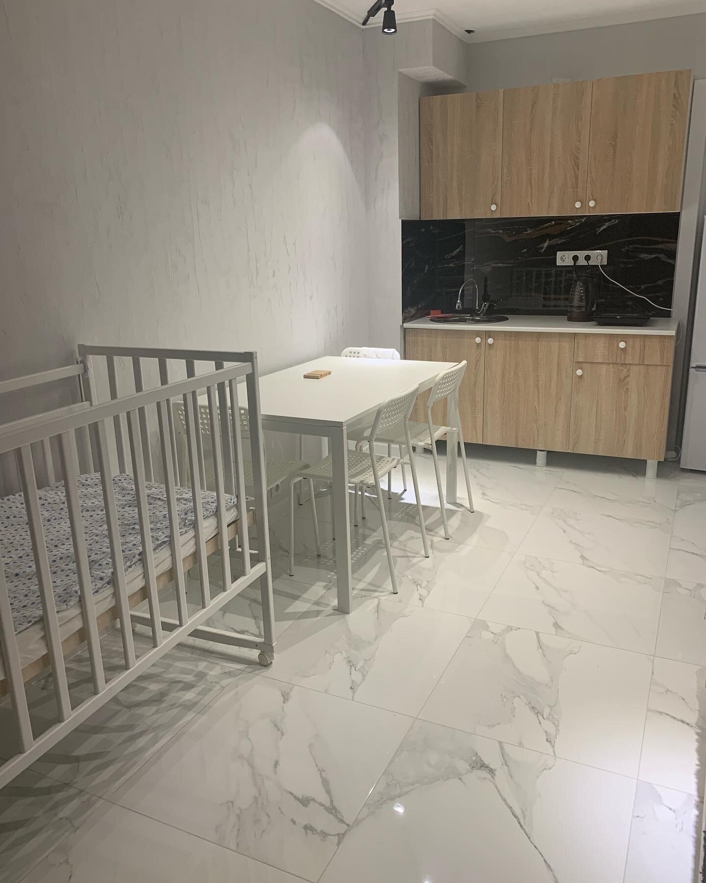 Двухместный номер с двуспальной кроватью и дополнительной кроватью