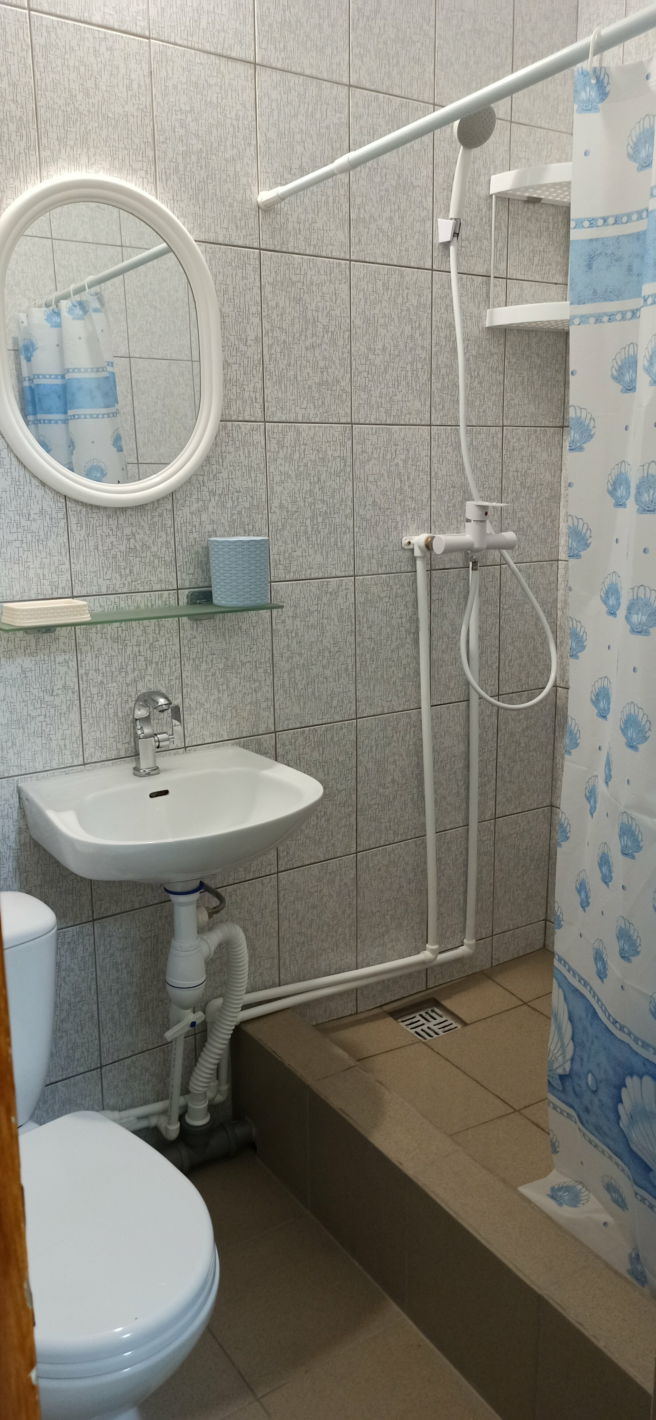 Двухместный номер с одной двуспальной кроватью + 1 дополнительная кровать для ребенка