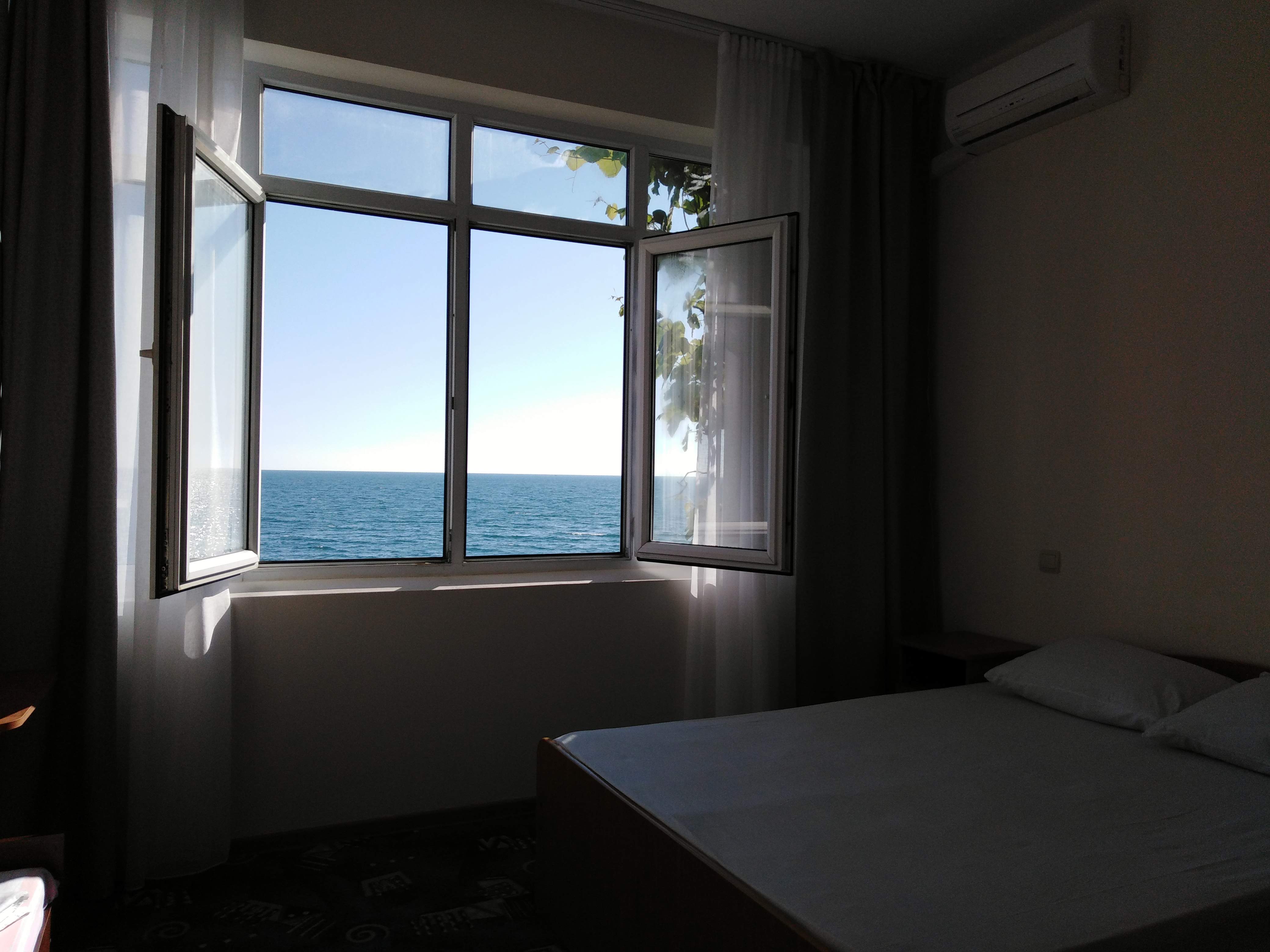 Семейный номер с видом на море